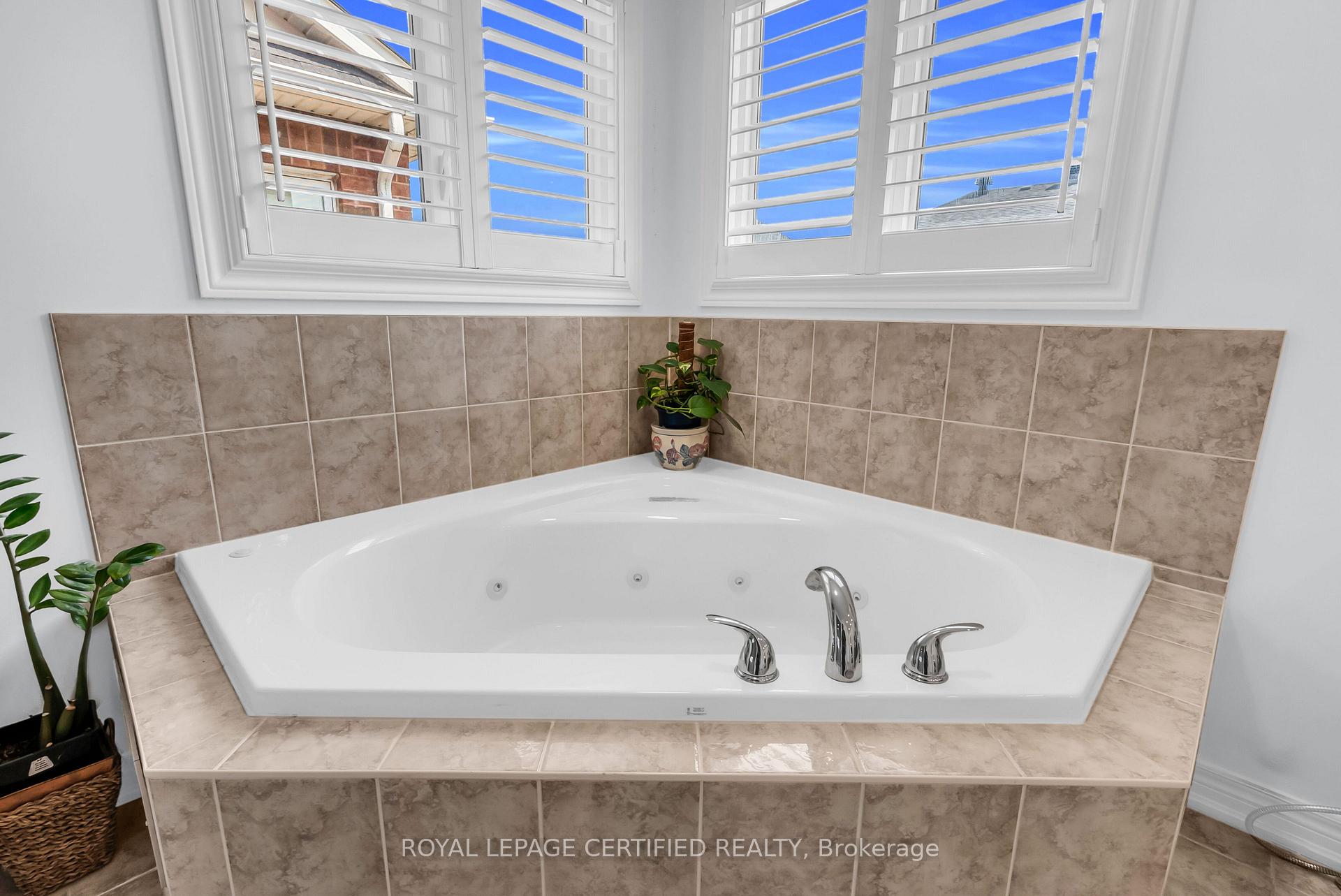 Photo 21 of 236 Pringle Avenue, Milton, Scott — HOMEH