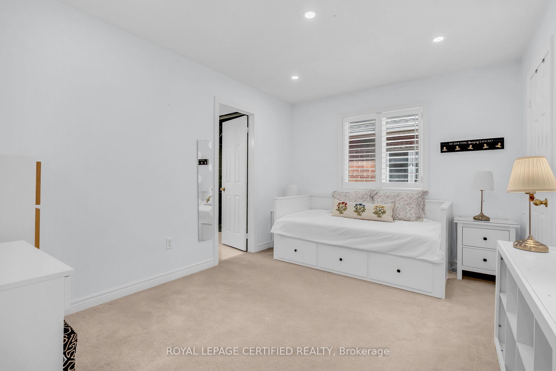 Photo 31 of 236 Pringle Avenue, Milton, Scott — HOMEH