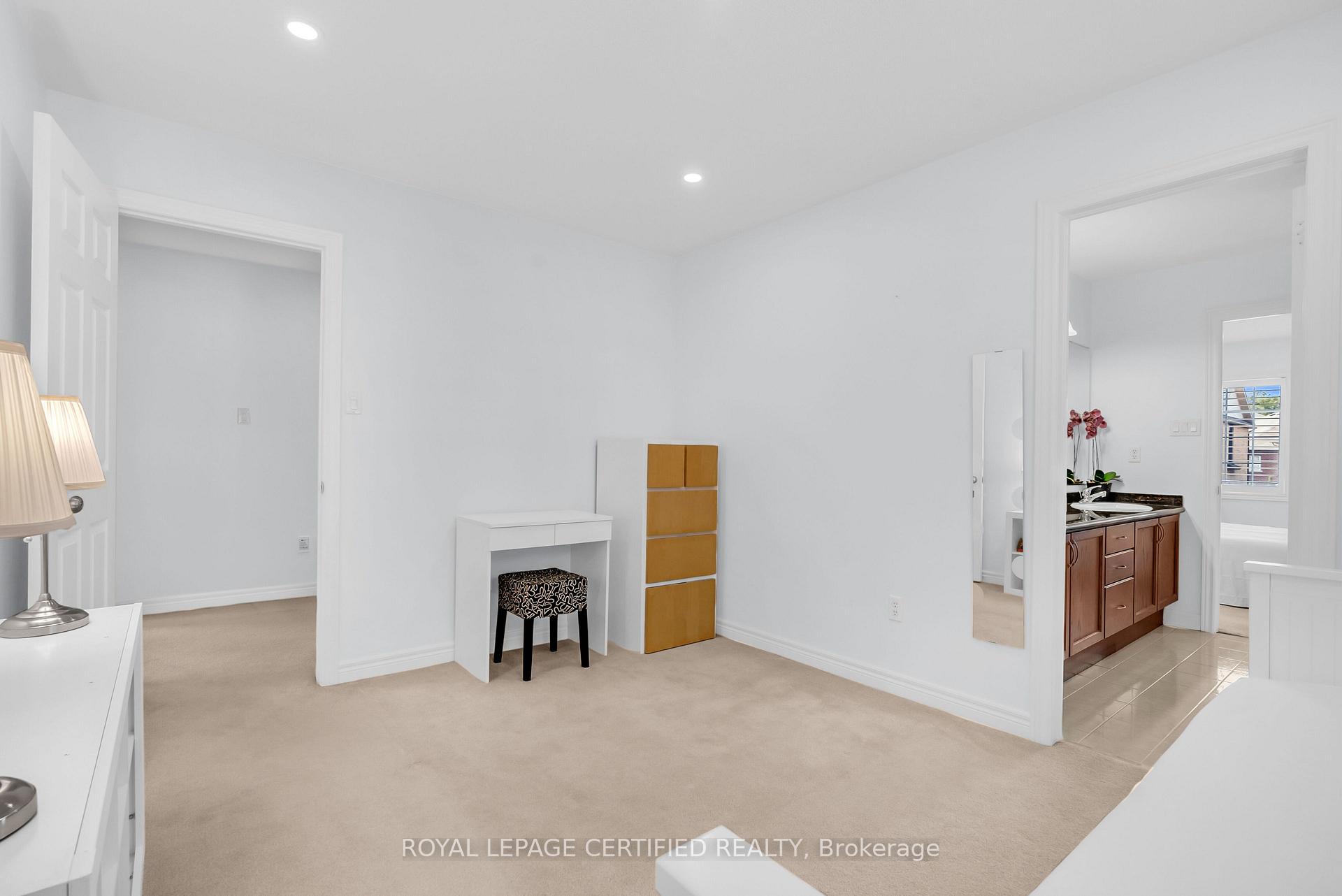 Photo 32 of 236 Pringle Avenue, Milton, Scott — HOMEH