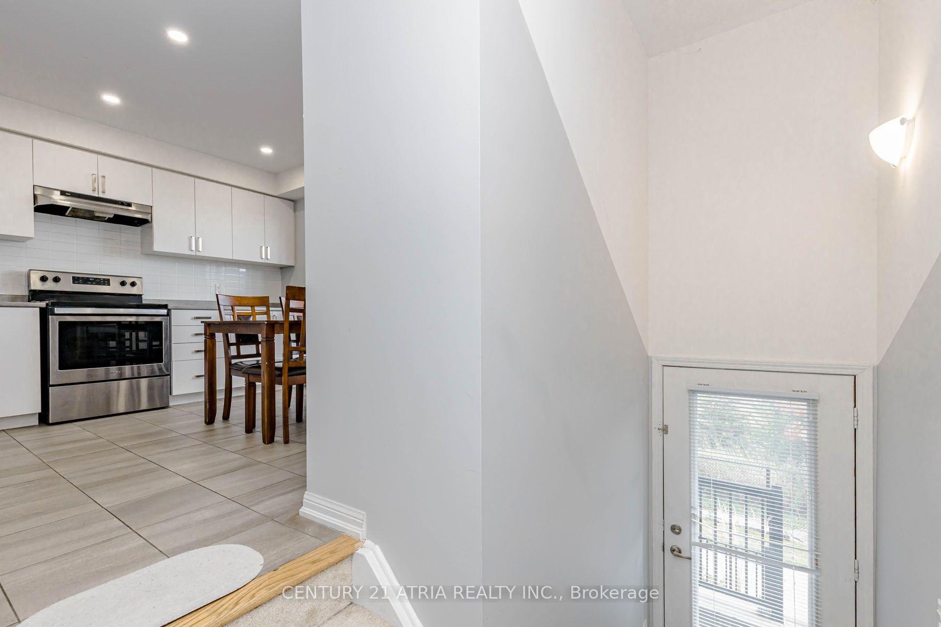 Photo 5 of Unit 72, 1 Beckenrose Court, Brampton, Bram West — HOMEH