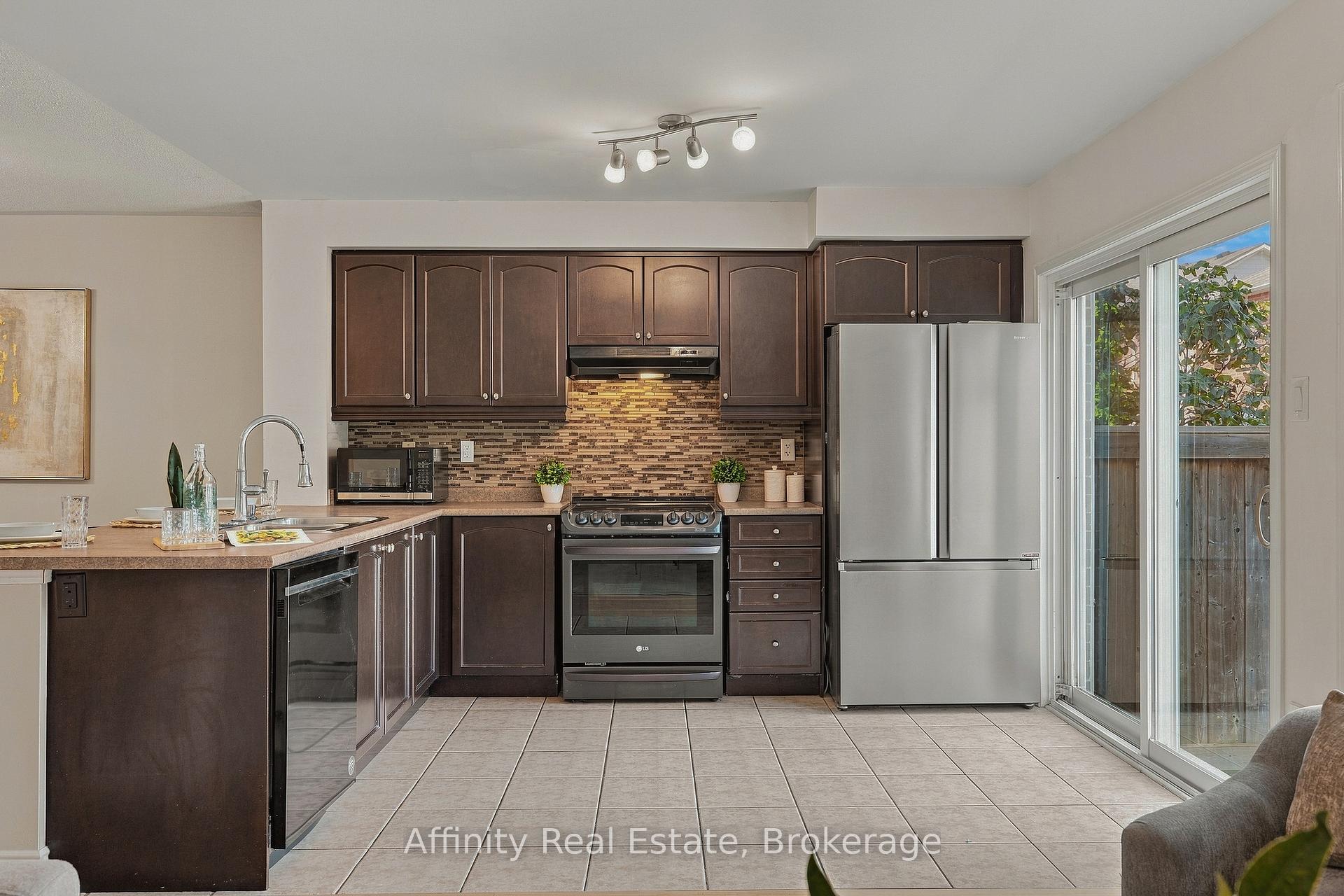 Photo 8 of 629 Gervais Terrace, Milton, Coates — HOMEH