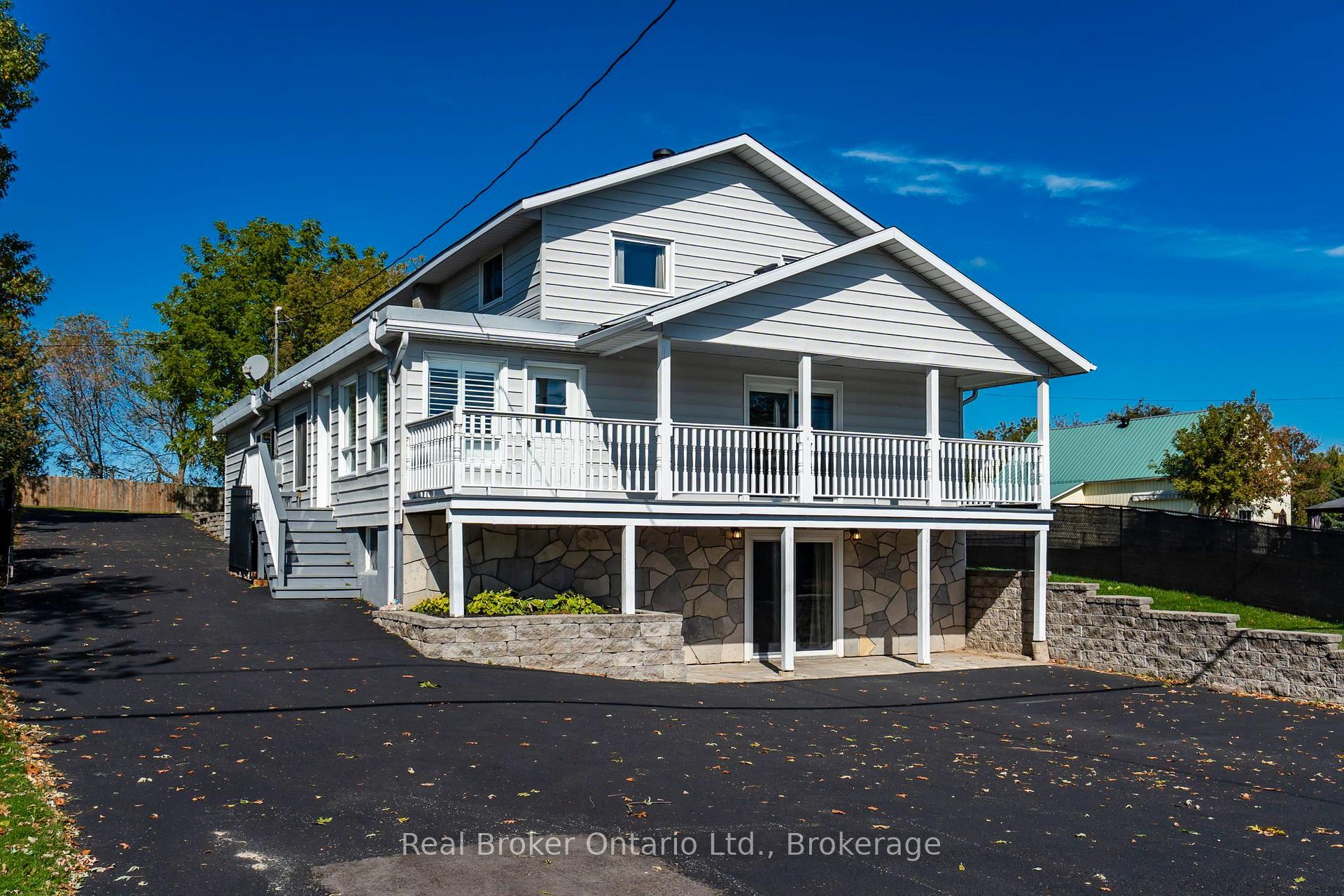 Photo of 320 Lafontaine Road W