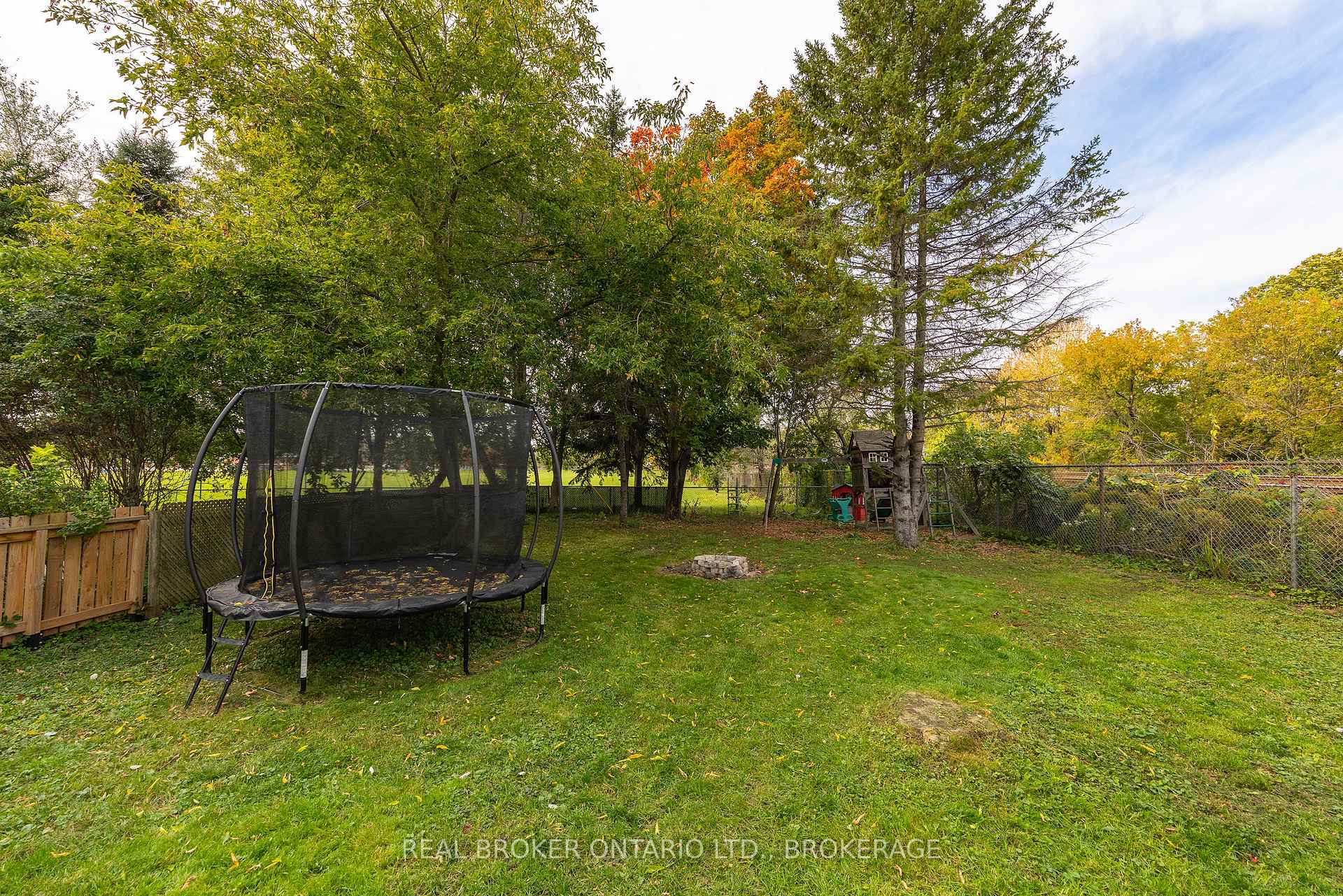 Photo 34 of 657 Collins Bay Road, Kingston, South of Taylor-Kidd Blvd — HOMEH