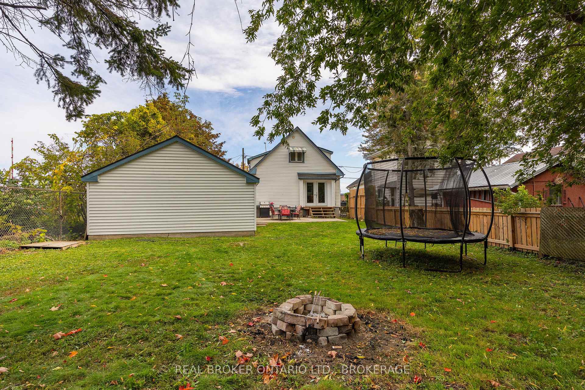 Photo 37 of 657 Collins Bay Road, Kingston, South of Taylor-Kidd Blvd — HOMEH