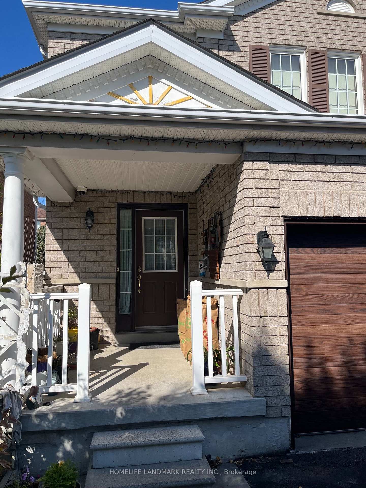 Photo 3 of 24 Gwilliam Lane, Aurora, Bayview Northeast — HOMEH