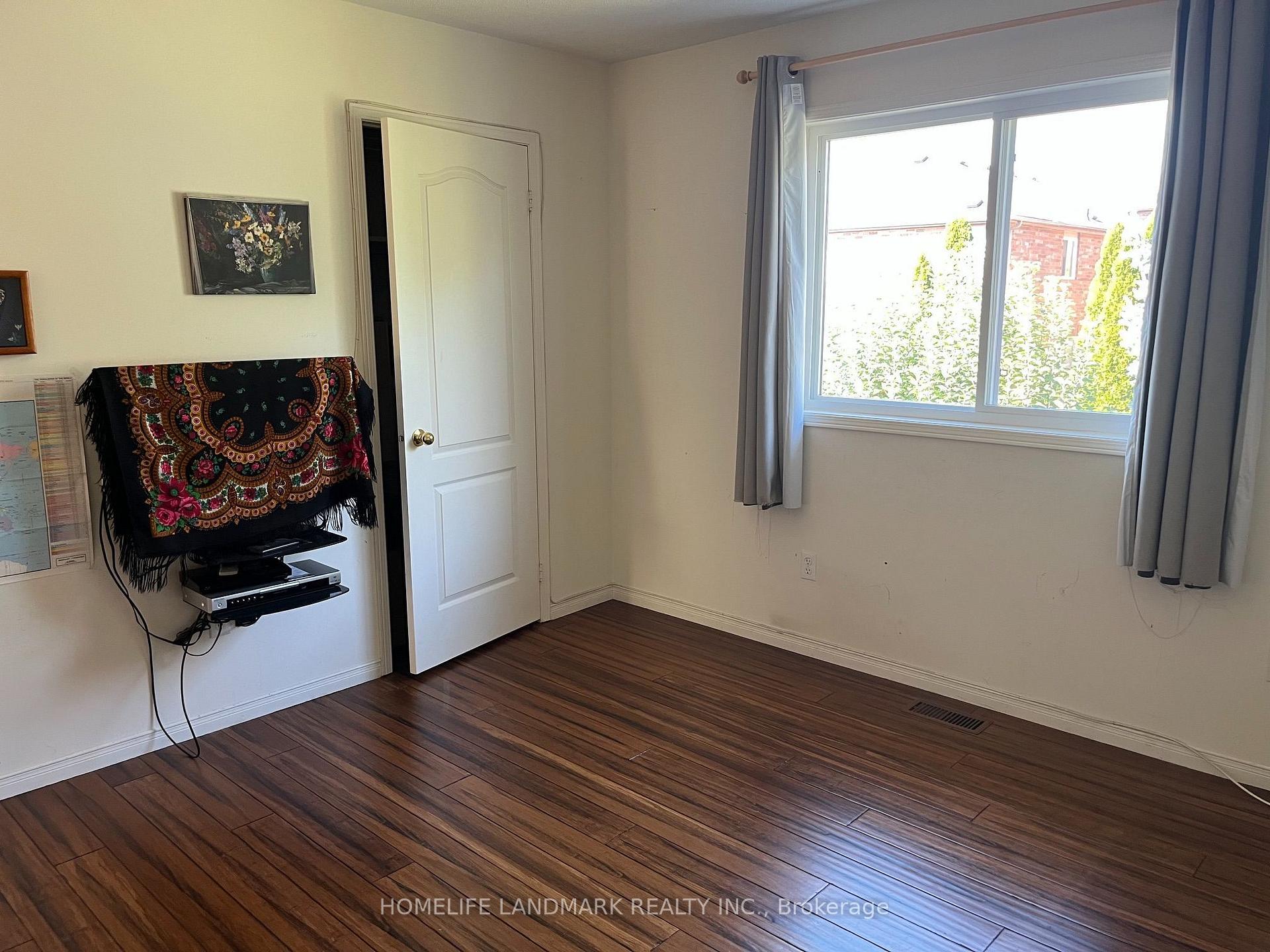 Photo 21 of 24 Gwilliam Lane, Aurora, Bayview Northeast — HOMEH