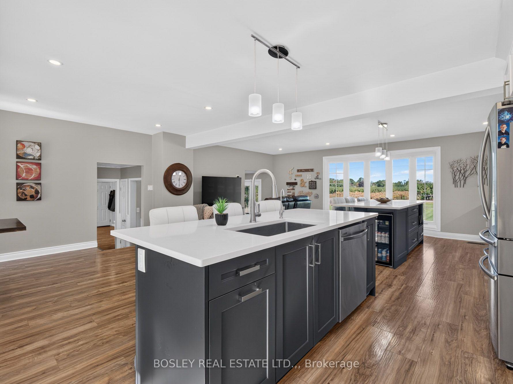 Photo 11 of 1676 Second Avenue, St. Catharines, Rural Fourth — HOMEH