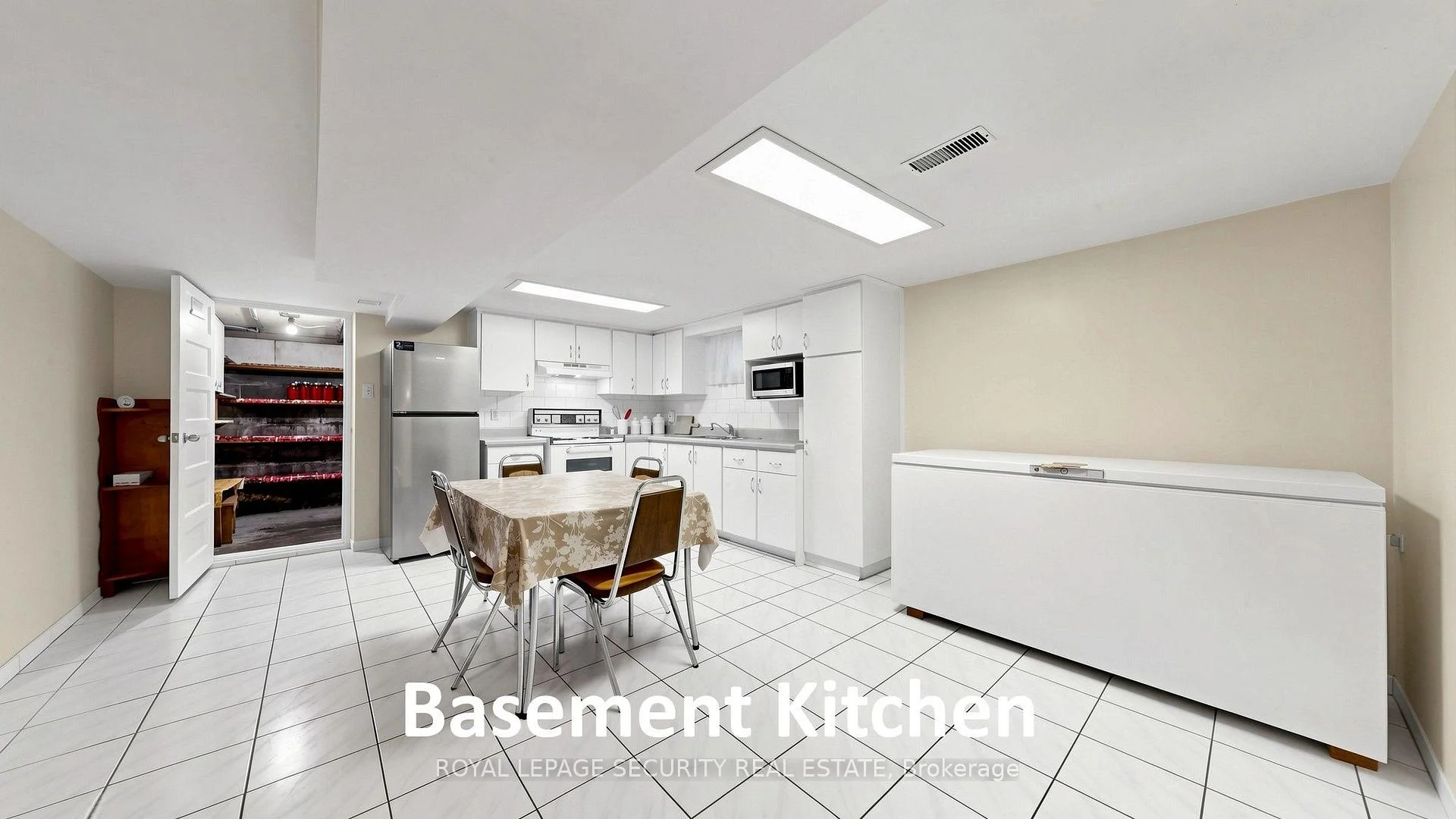 Photo 55 of Unit #406, 8026 Kipling Avenue, Vaughan, West Woodbridge — HOMEH