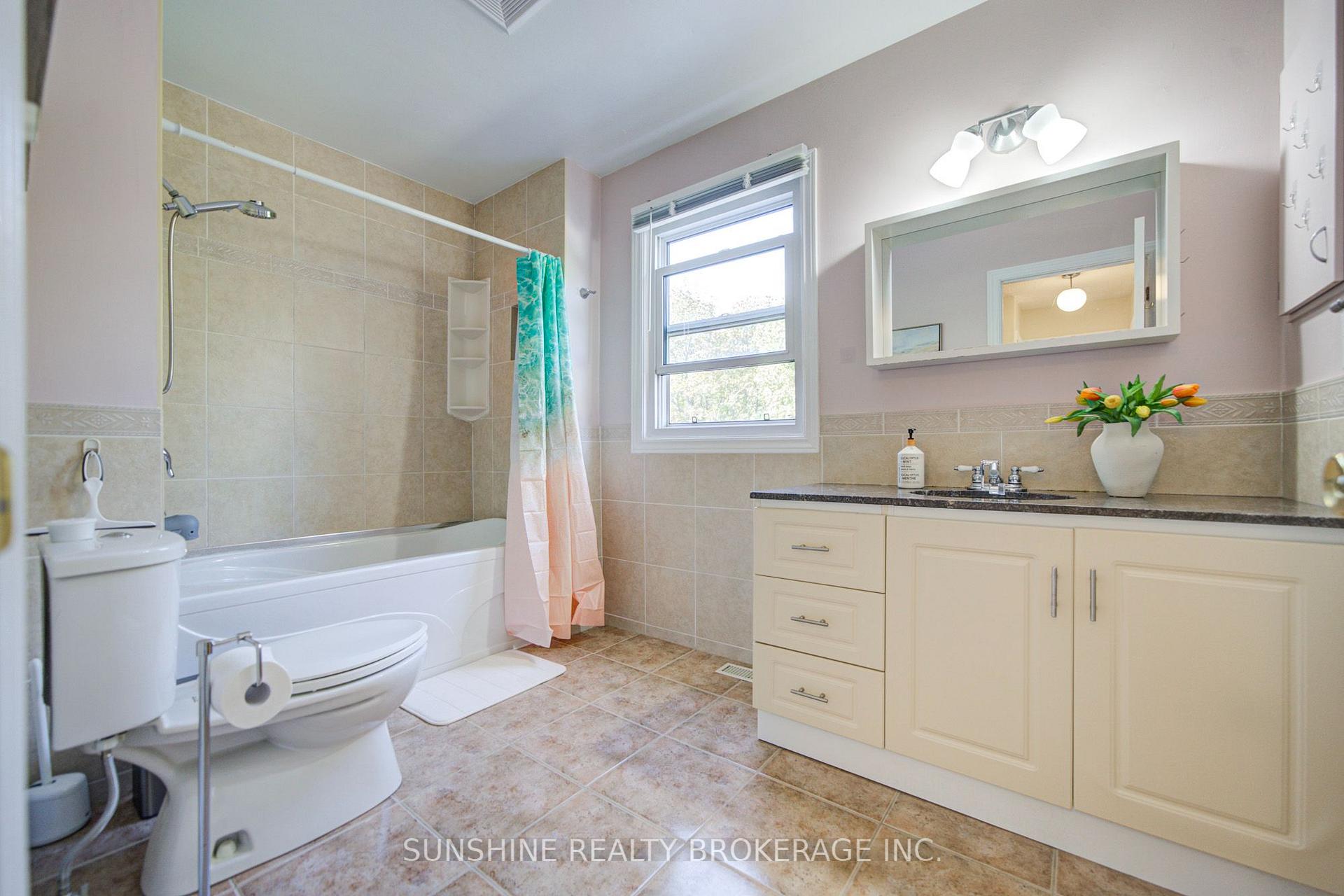 Photo 26 of 53 Vanessa Road, Markham, Markville — HOMEH