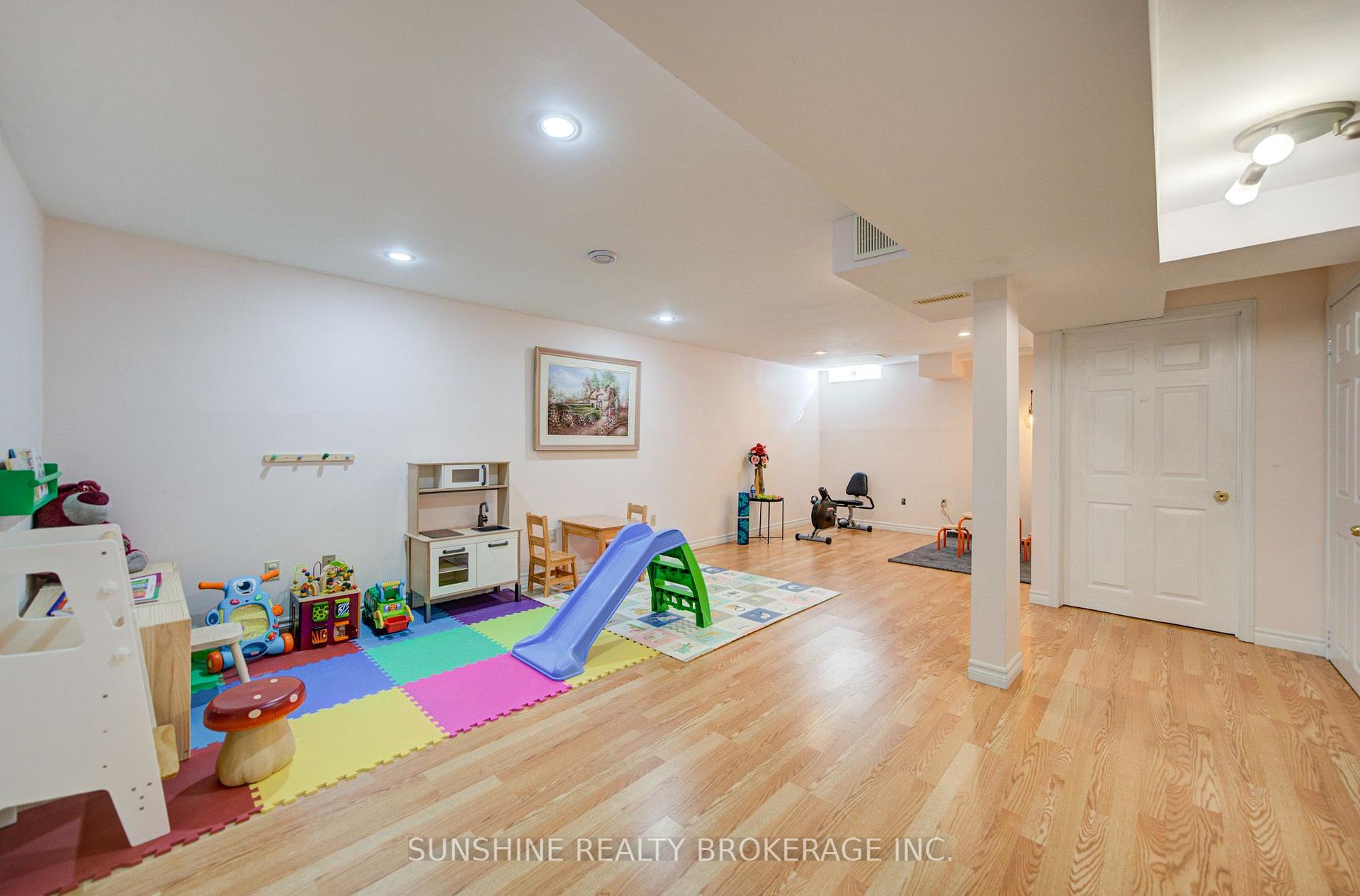 Photo 30 of 53 Vanessa Road, Markham, Markville — HOMEH