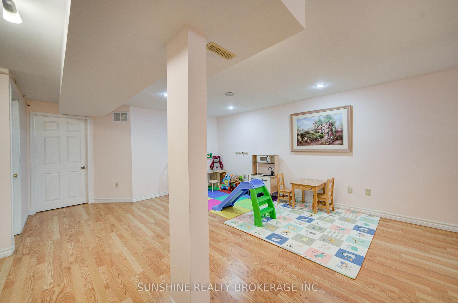 Photo 31 of 53 Vanessa Road, Markham, Markville — HOMEH