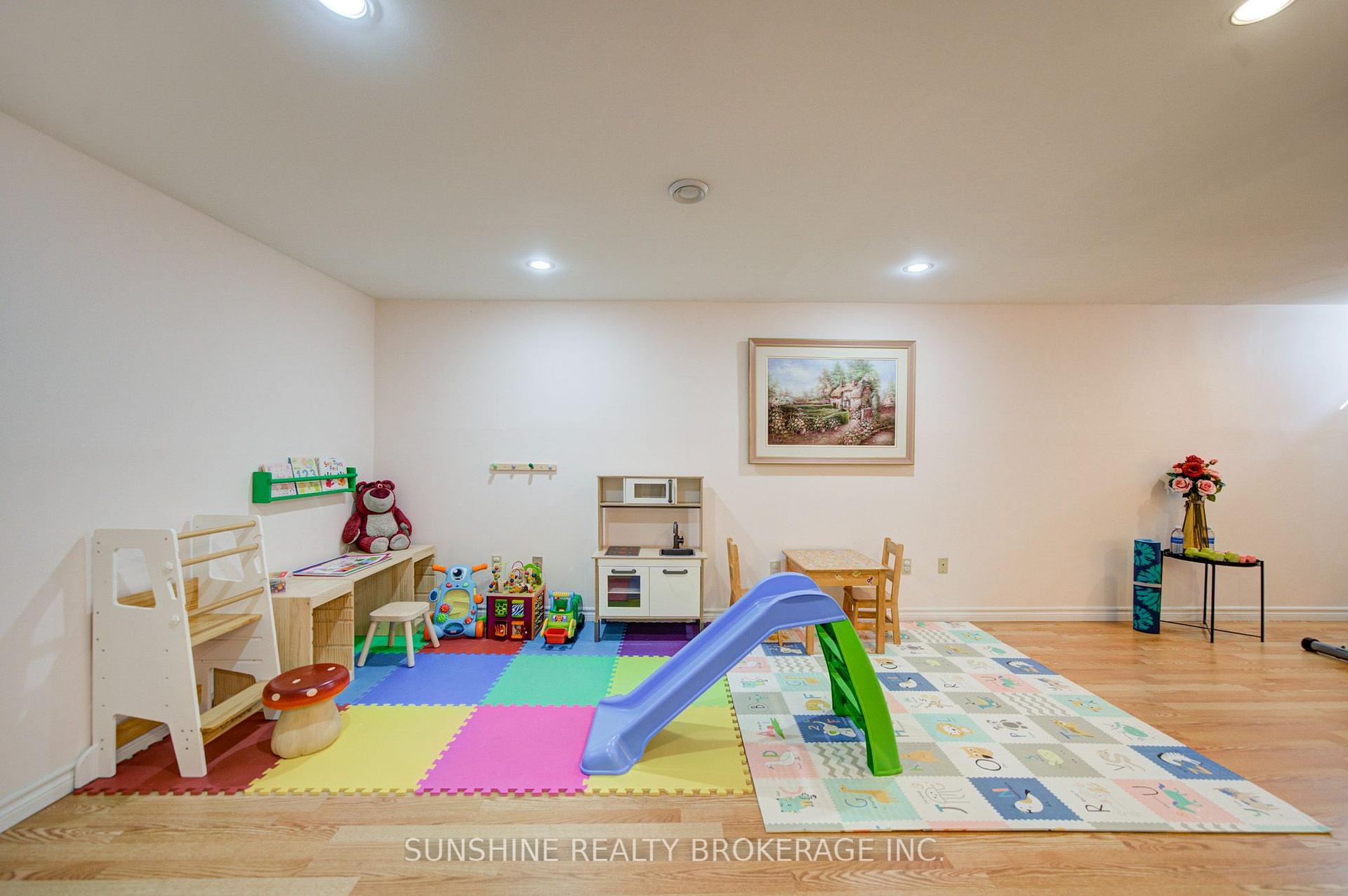 Photo 32 of 53 Vanessa Road, Markham, Markville — HOMEH