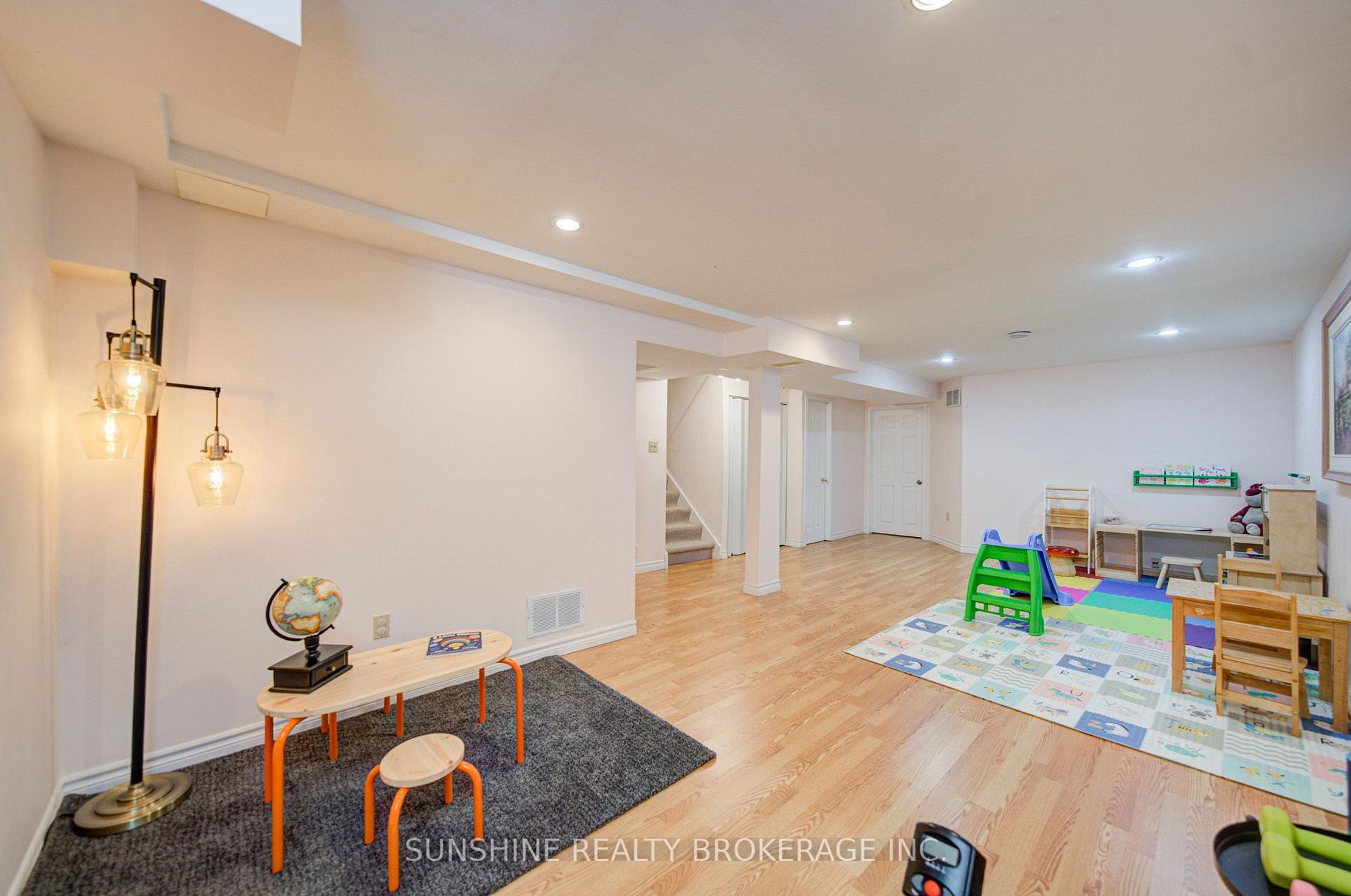 Photo 35 of 53 Vanessa Road, Markham, Markville — HOMEH
