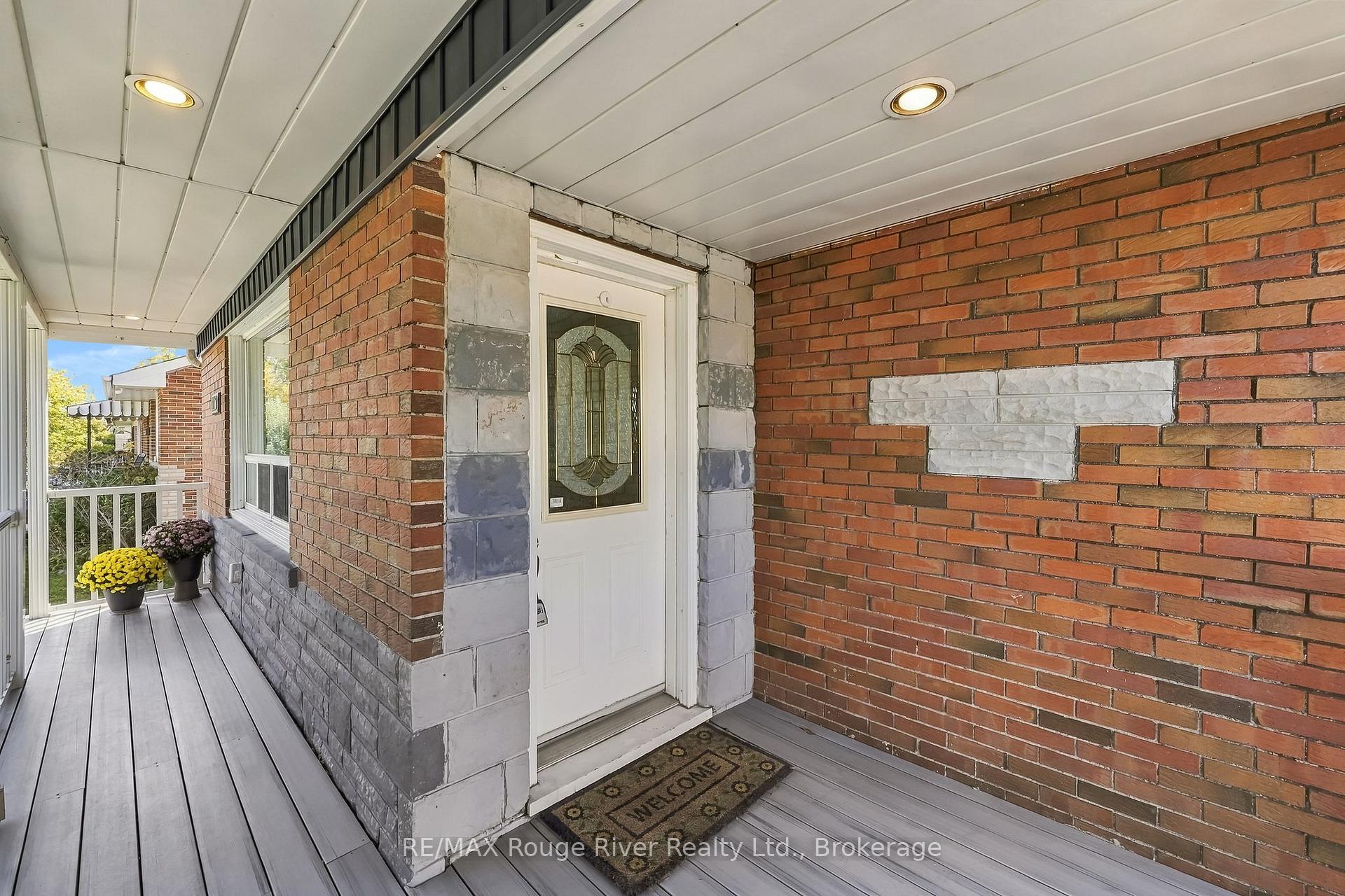 Photo 3 of 1116 Green Street, Whitby, Downtown Whitby — HOMEH