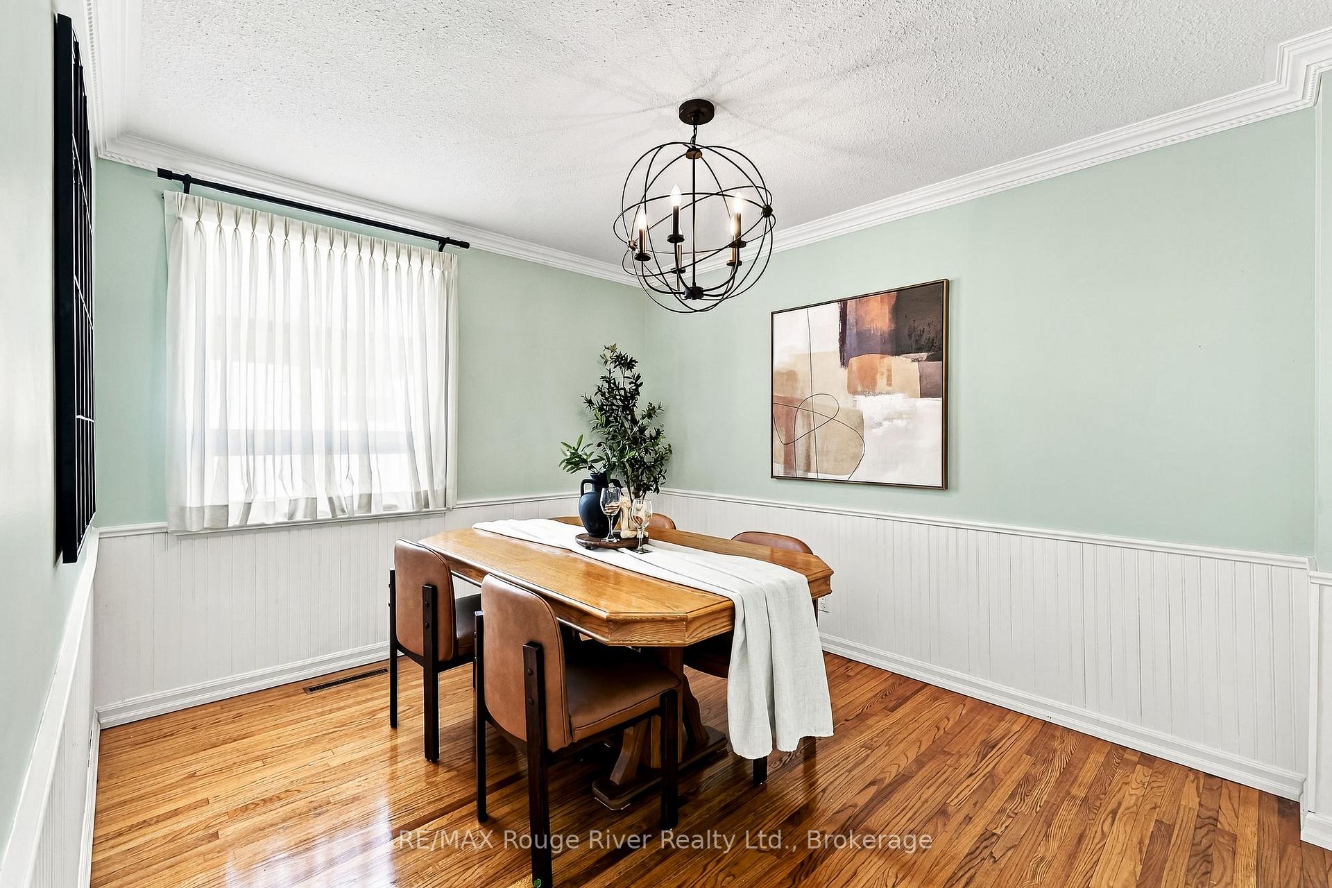 Photo 11 of 1116 Green Street, Whitby, Downtown Whitby — HOMEH