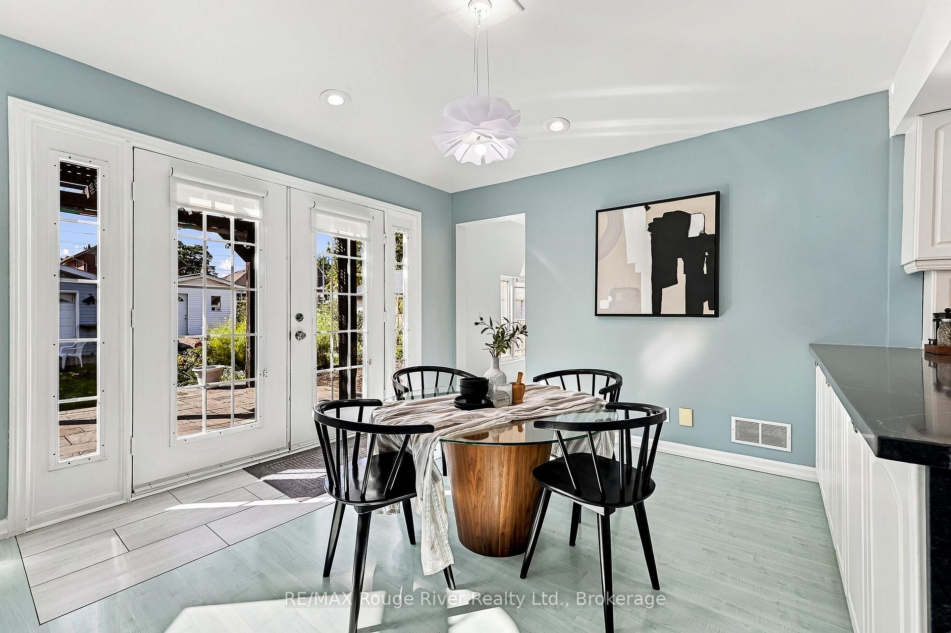Photo 18 of 1116 Green Street, Whitby, Downtown Whitby — HOMEH