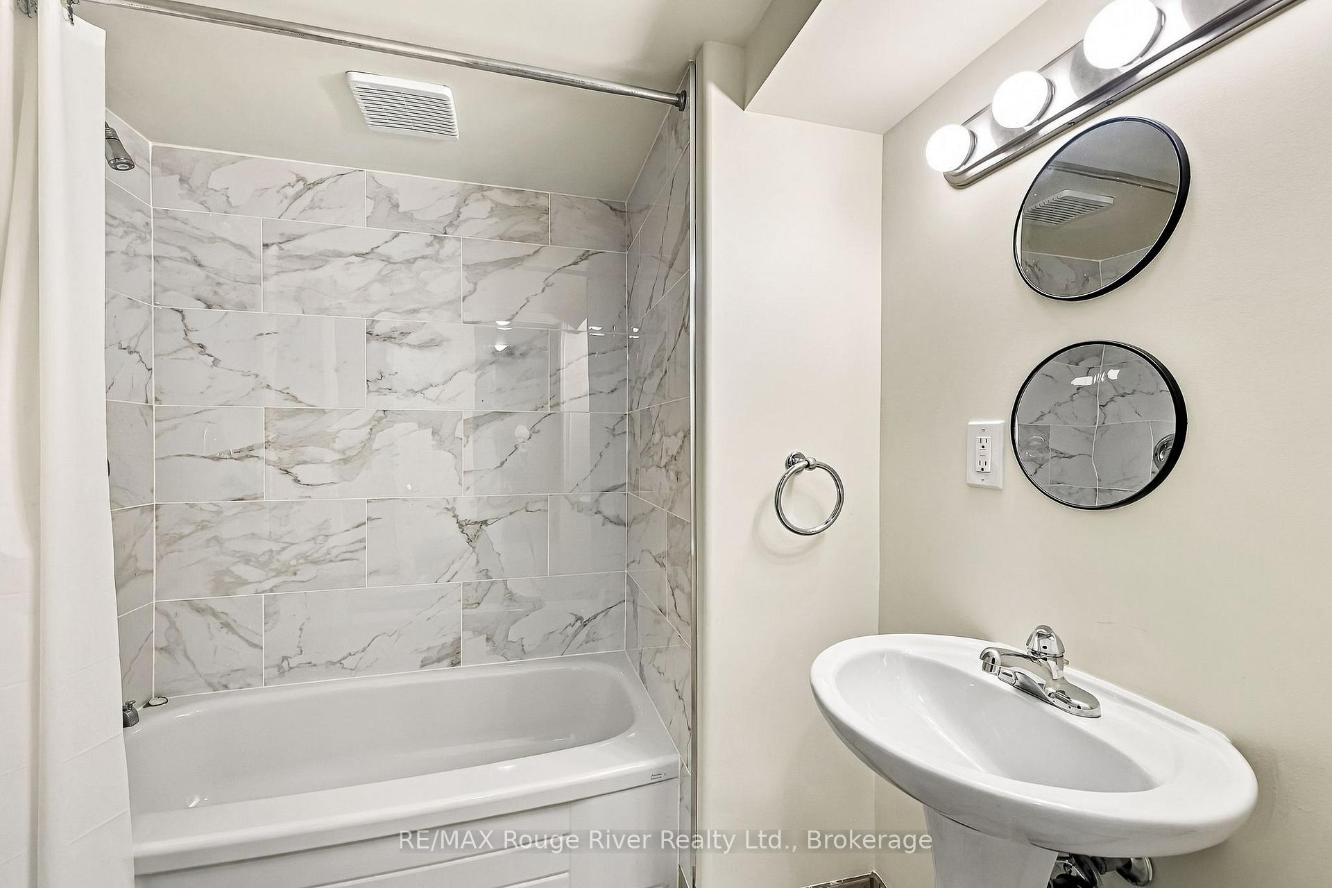 Photo 36 of 1116 Green Street, Whitby, Downtown Whitby — HOMEH
