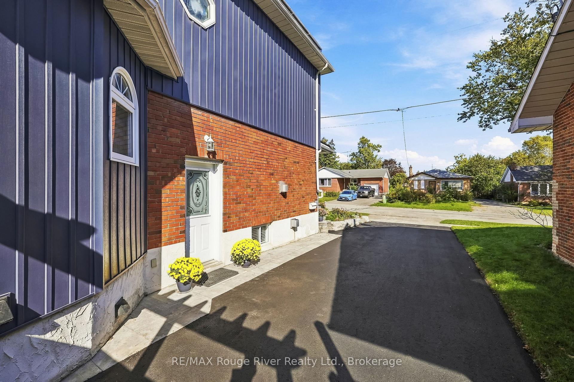 Photo 41 of 1116 Green Street, Whitby, Downtown Whitby — HOMEH