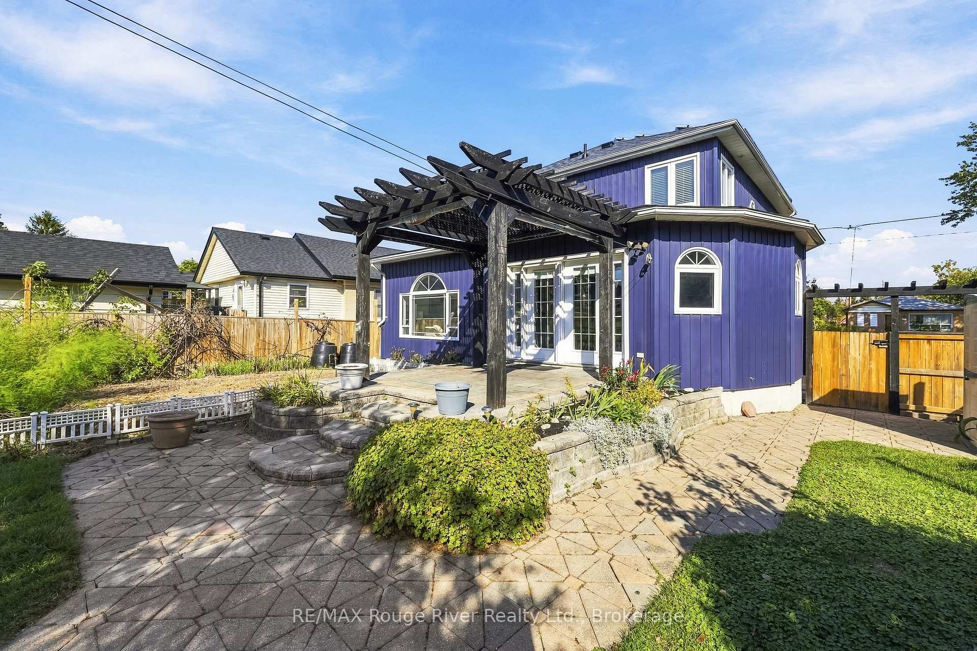 Photo 45 of 1116 Green Street, Whitby, Downtown Whitby — HOMEH