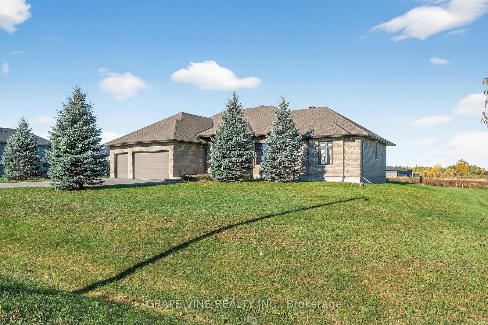 Photo 3 of 6835 Springrun Place, Ottawa, Greely — HOMEH