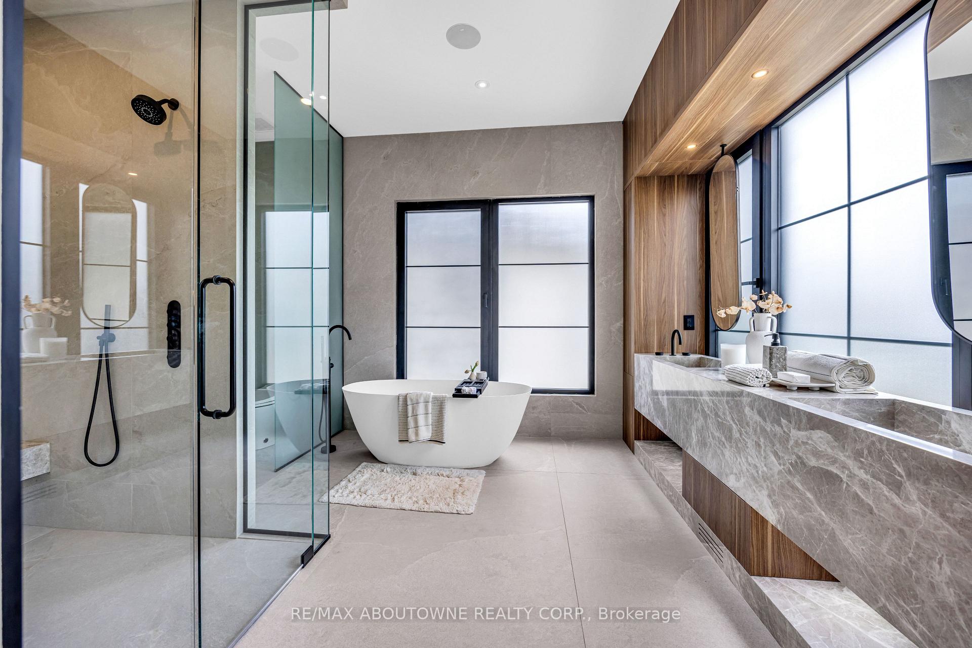 Photo 21 of 152 Third Line, Oakville, Bronte — HOMEH