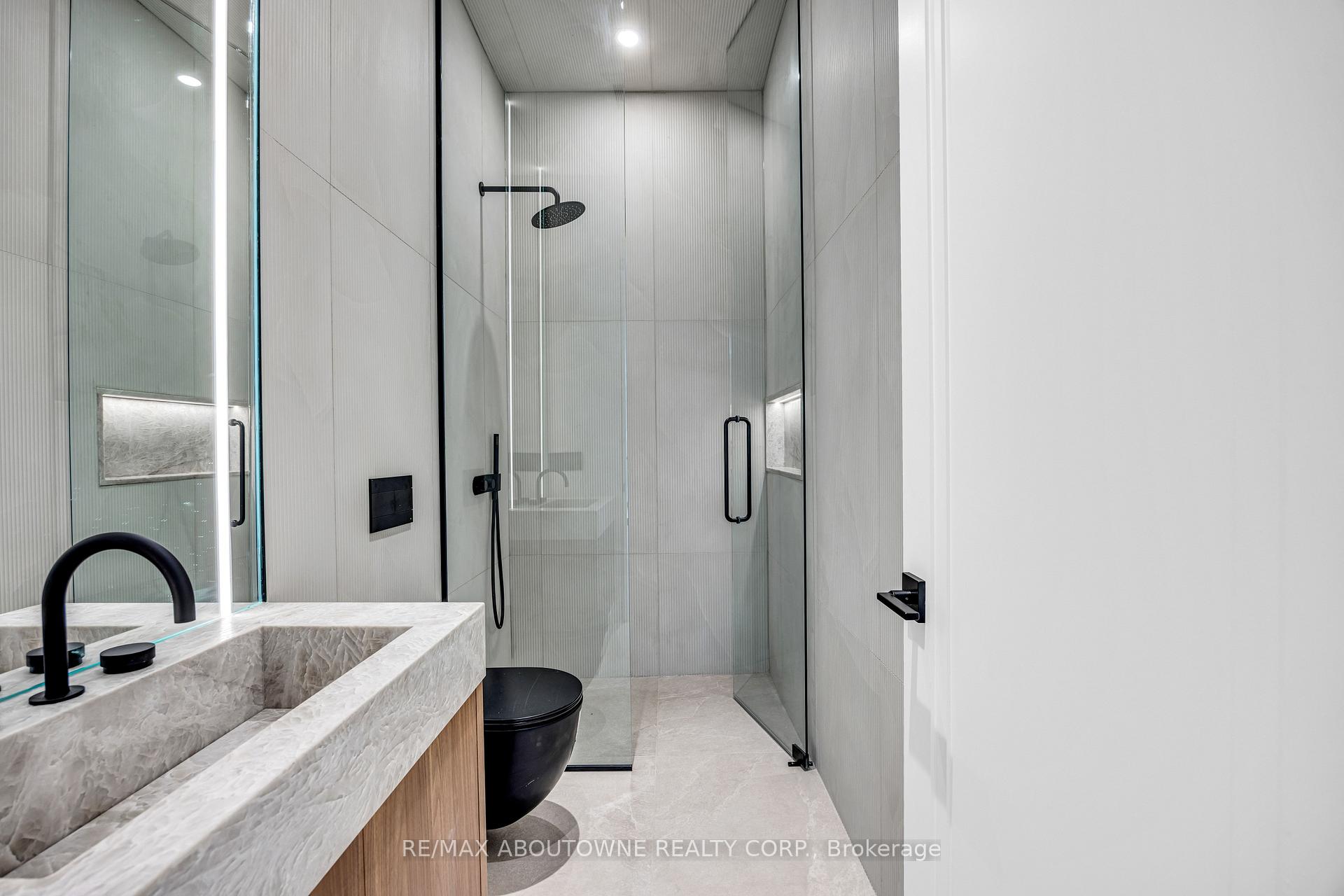 Photo 31 of 152 Third Line, Oakville, Bronte — HOMEH
