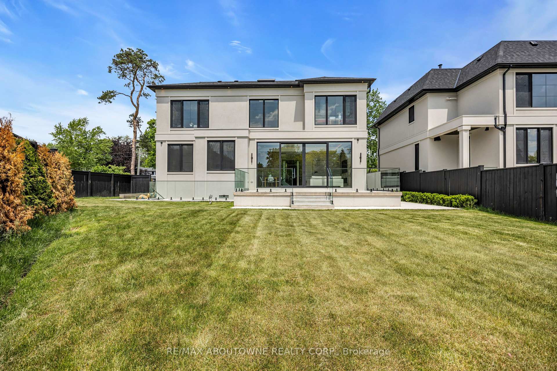 Photo 42 of 152 Third Line, Oakville, Bronte — HOMEH