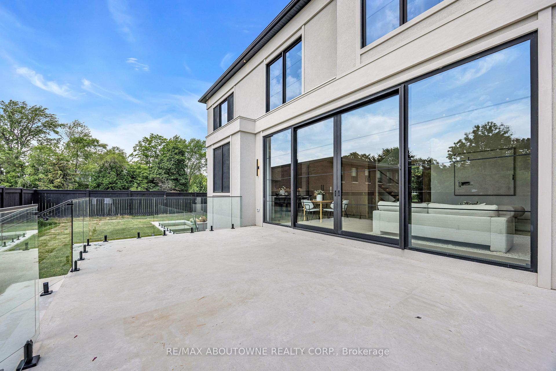 Photo 44 of 152 Third Line, Oakville, Bronte — HOMEH