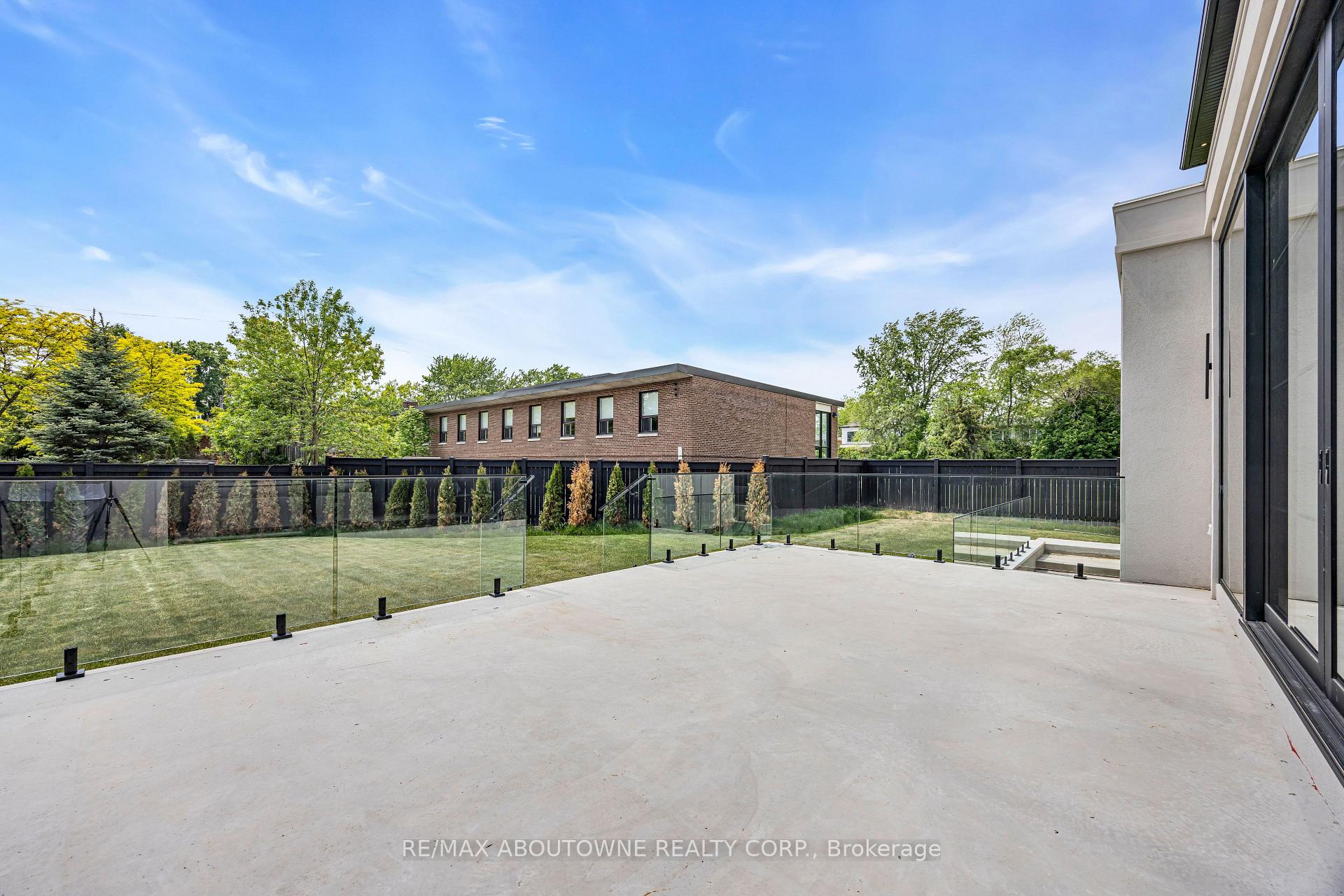 Photo 45 of 152 Third Line, Oakville, Bronte — HOMEH
