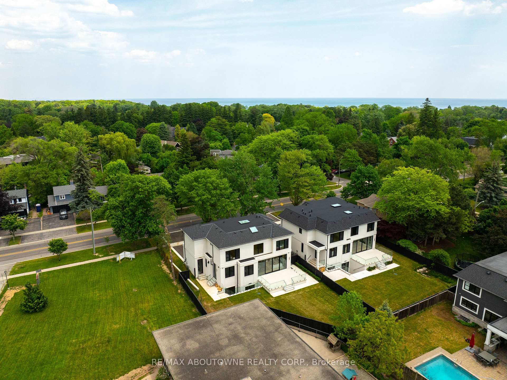 Photo 46 of 152 Third Line, Oakville, Bronte — HOMEH