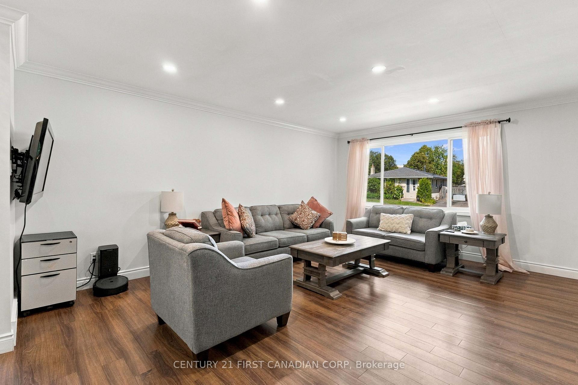 Photo 6 of 17 Archer Crescent, London, South X — HOMEH