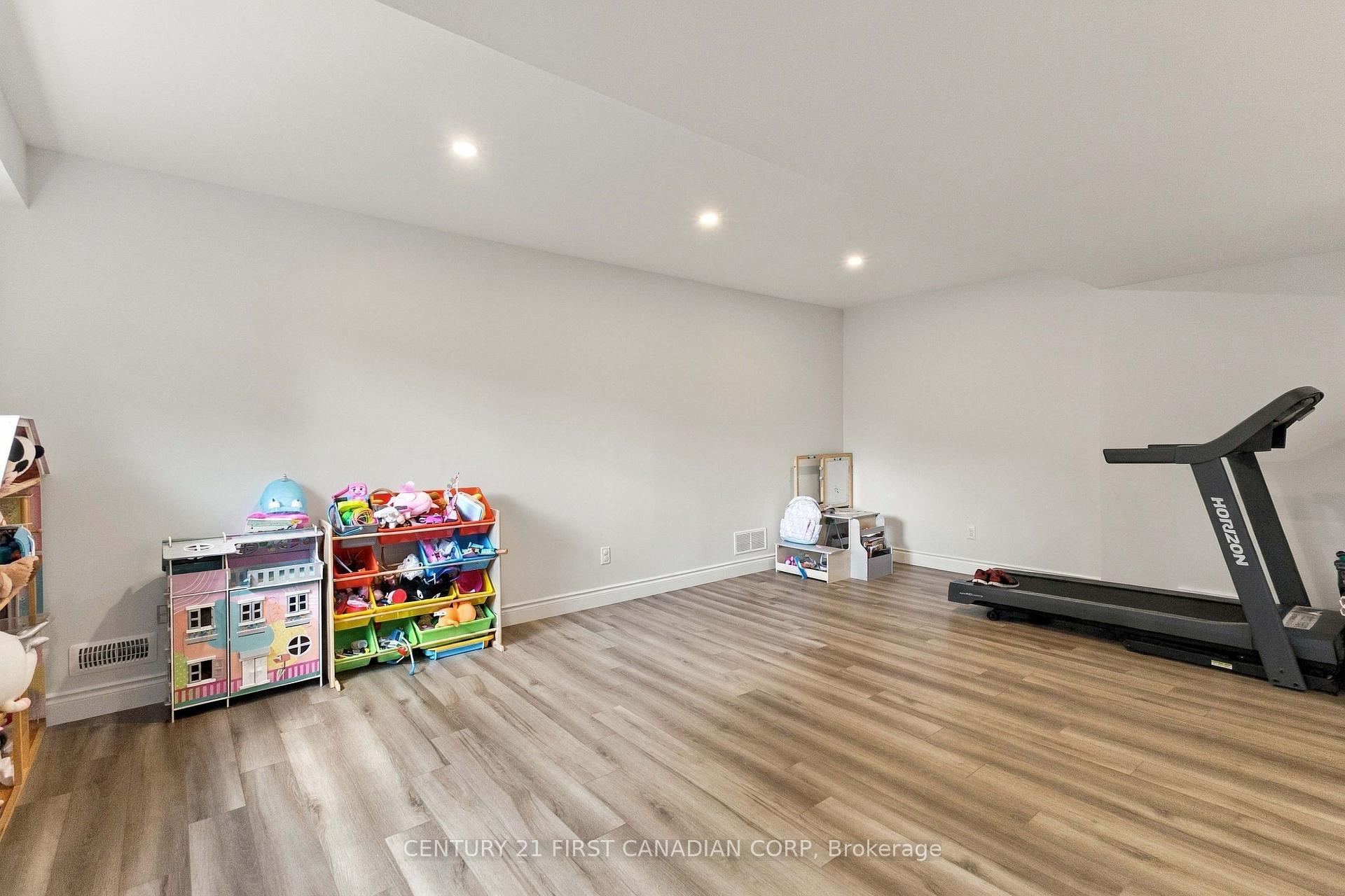 Photo 30 of 17 Archer Crescent, London, South X — HOMEH