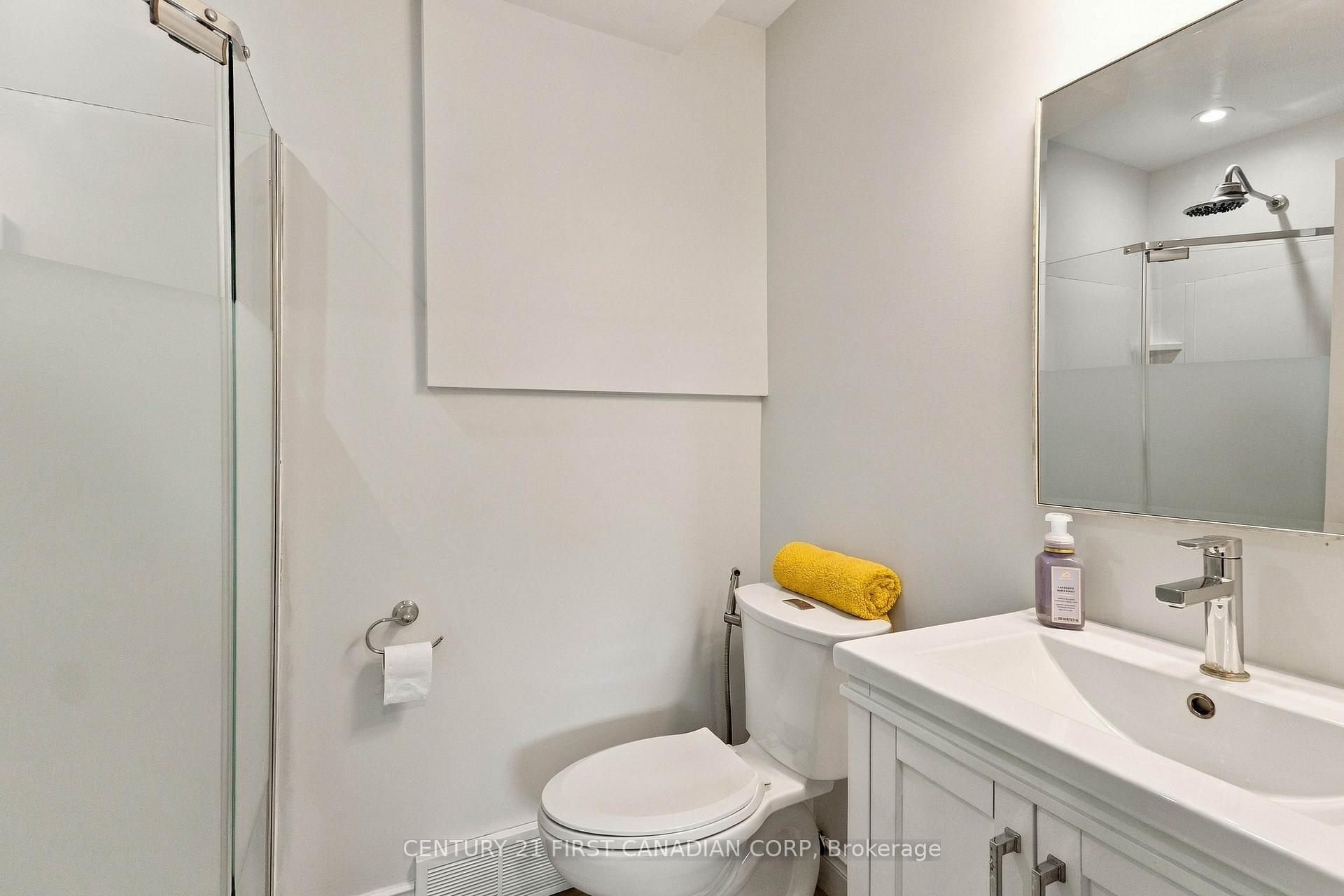 Photo 35 of 17 Archer Crescent, London, South X — HOMEH