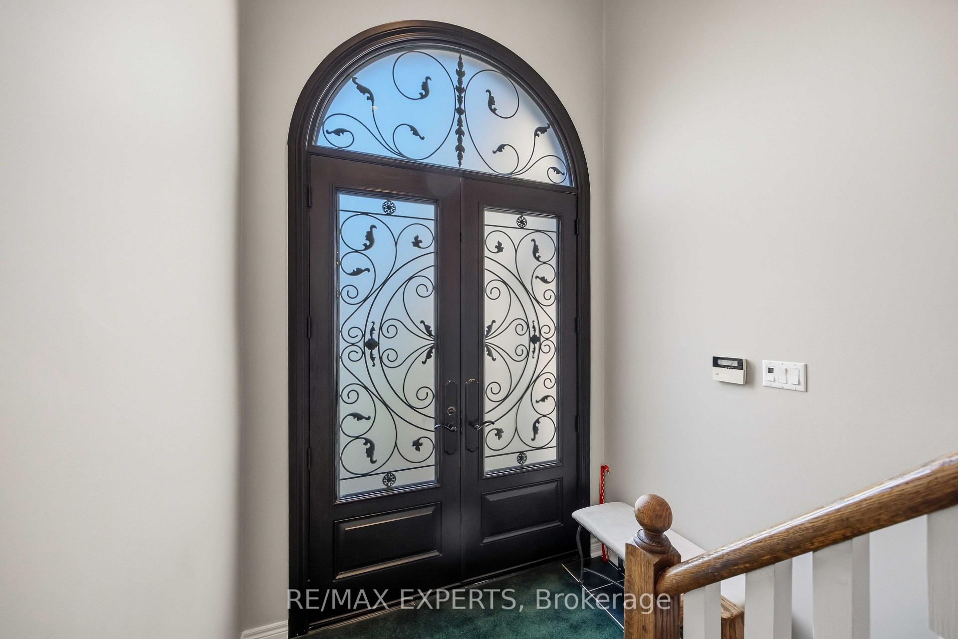 Photo 5 of 93 Velmar Drive, Vaughan, East Woodbridge — HOMEH