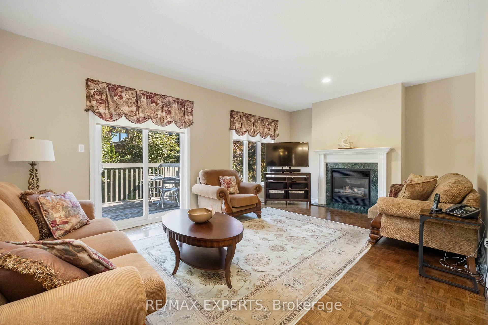 Photo 11 of 93 Velmar Drive, Vaughan, East Woodbridge — HOMEH