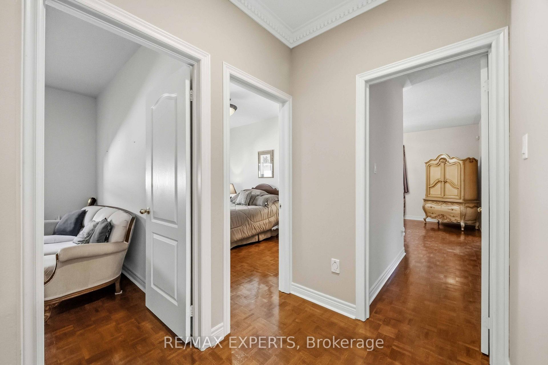 Photo 17 of 93 Velmar Drive, Vaughan, East Woodbridge — HOMEH