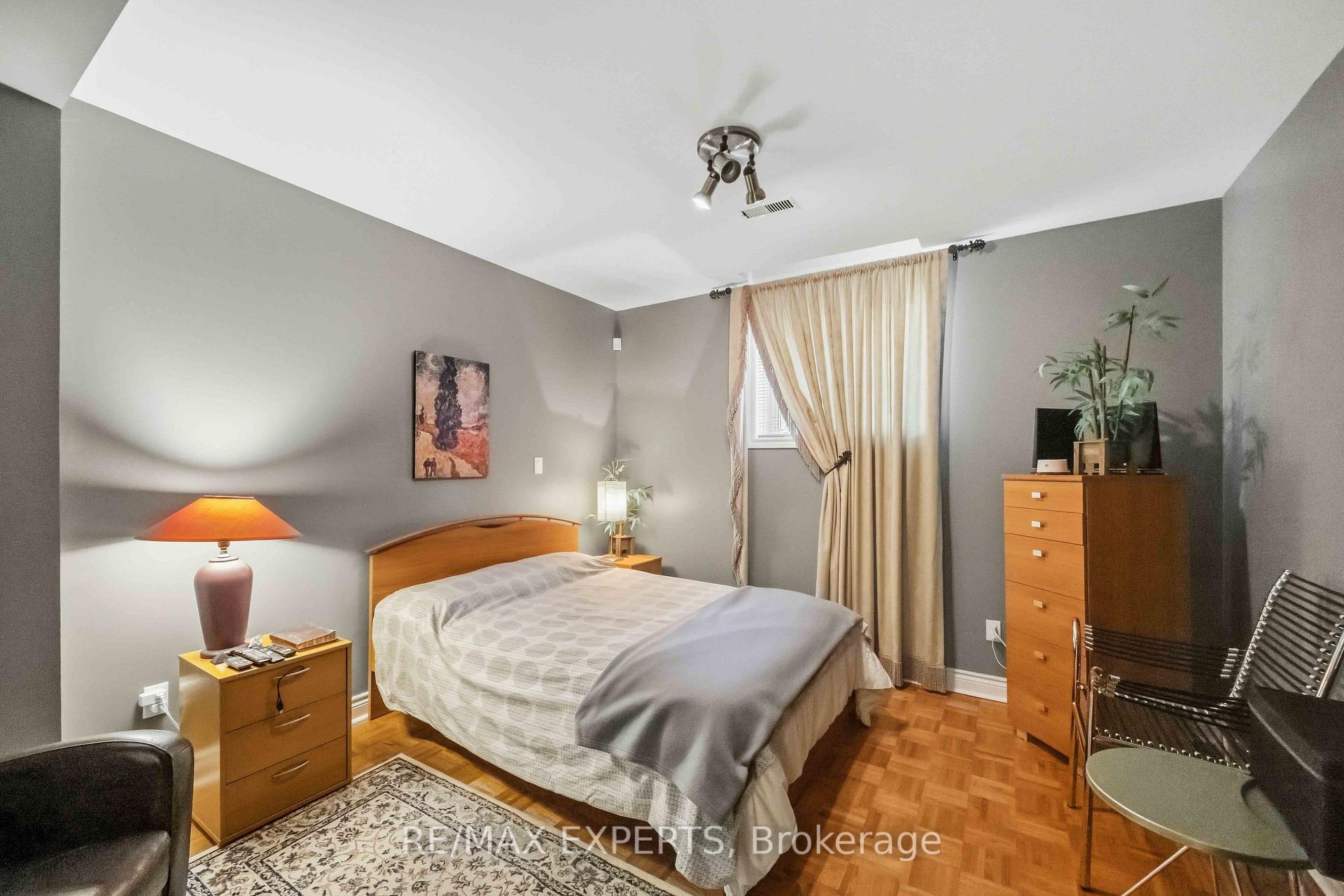 Photo 26 of 93 Velmar Drive, Vaughan, East Woodbridge — HOMEH
