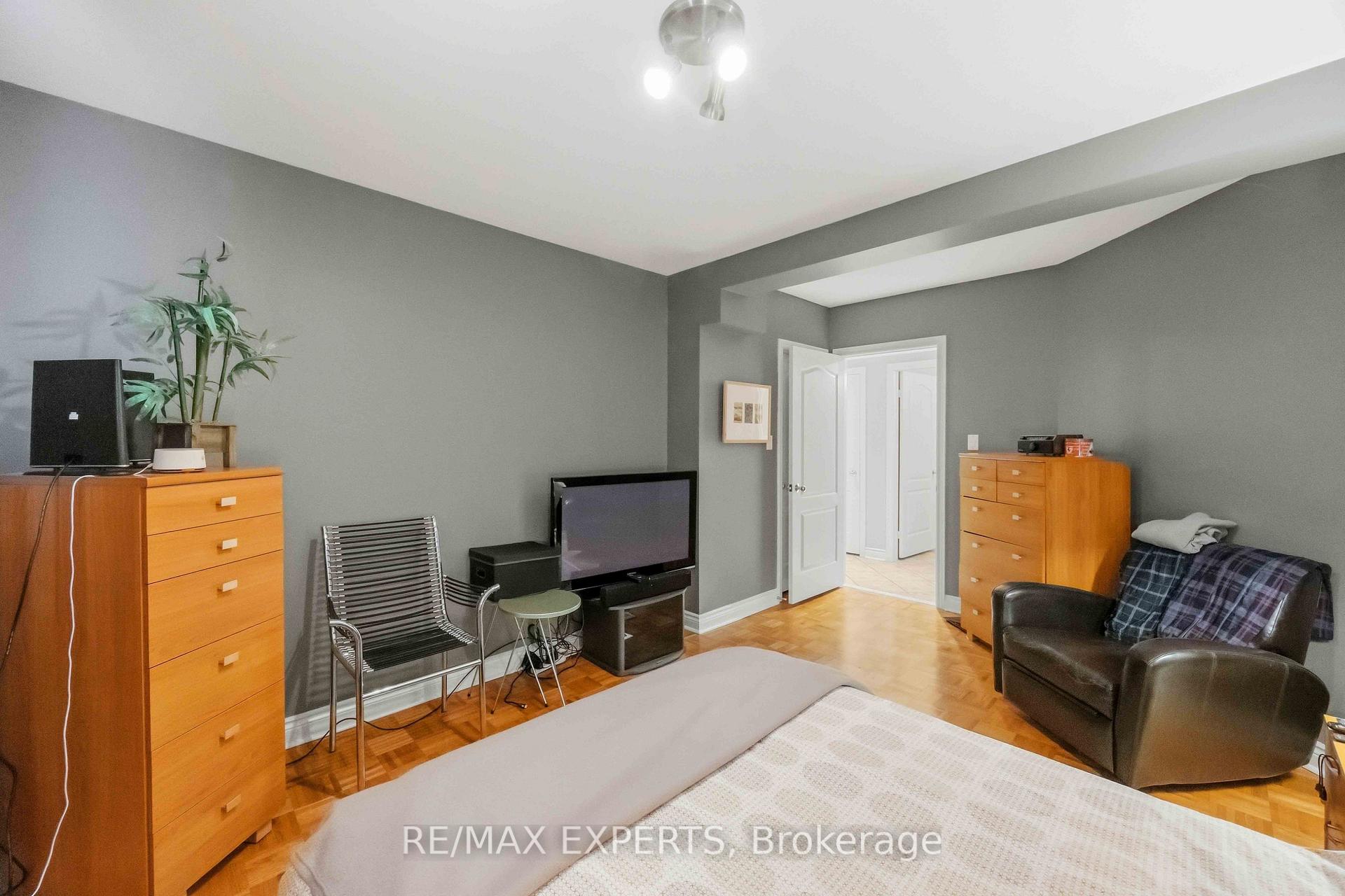 Photo 27 of 93 Velmar Drive, Vaughan, East Woodbridge — HOMEH