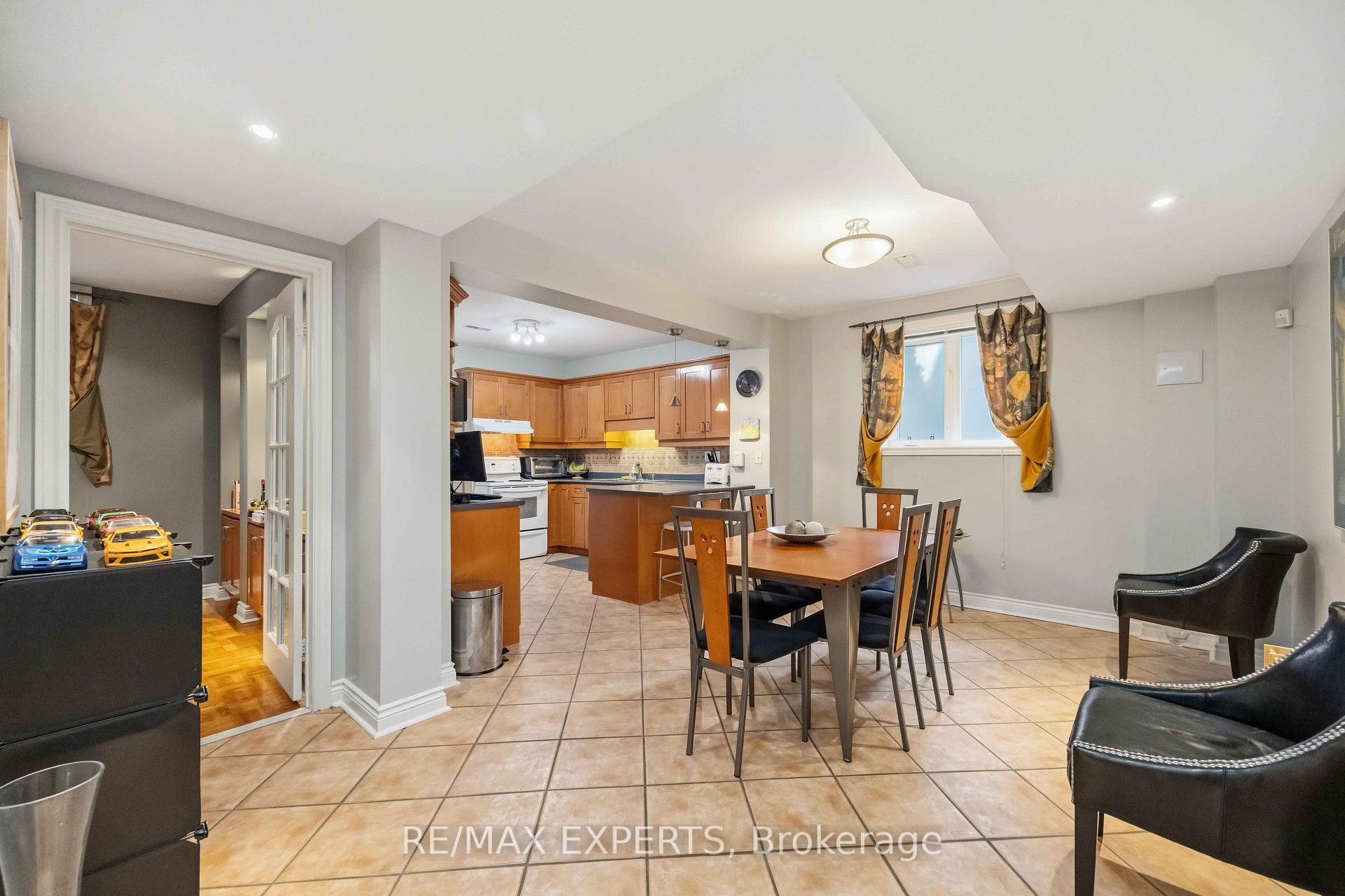 Photo 34 of 93 Velmar Drive, Vaughan, East Woodbridge — HOMEH