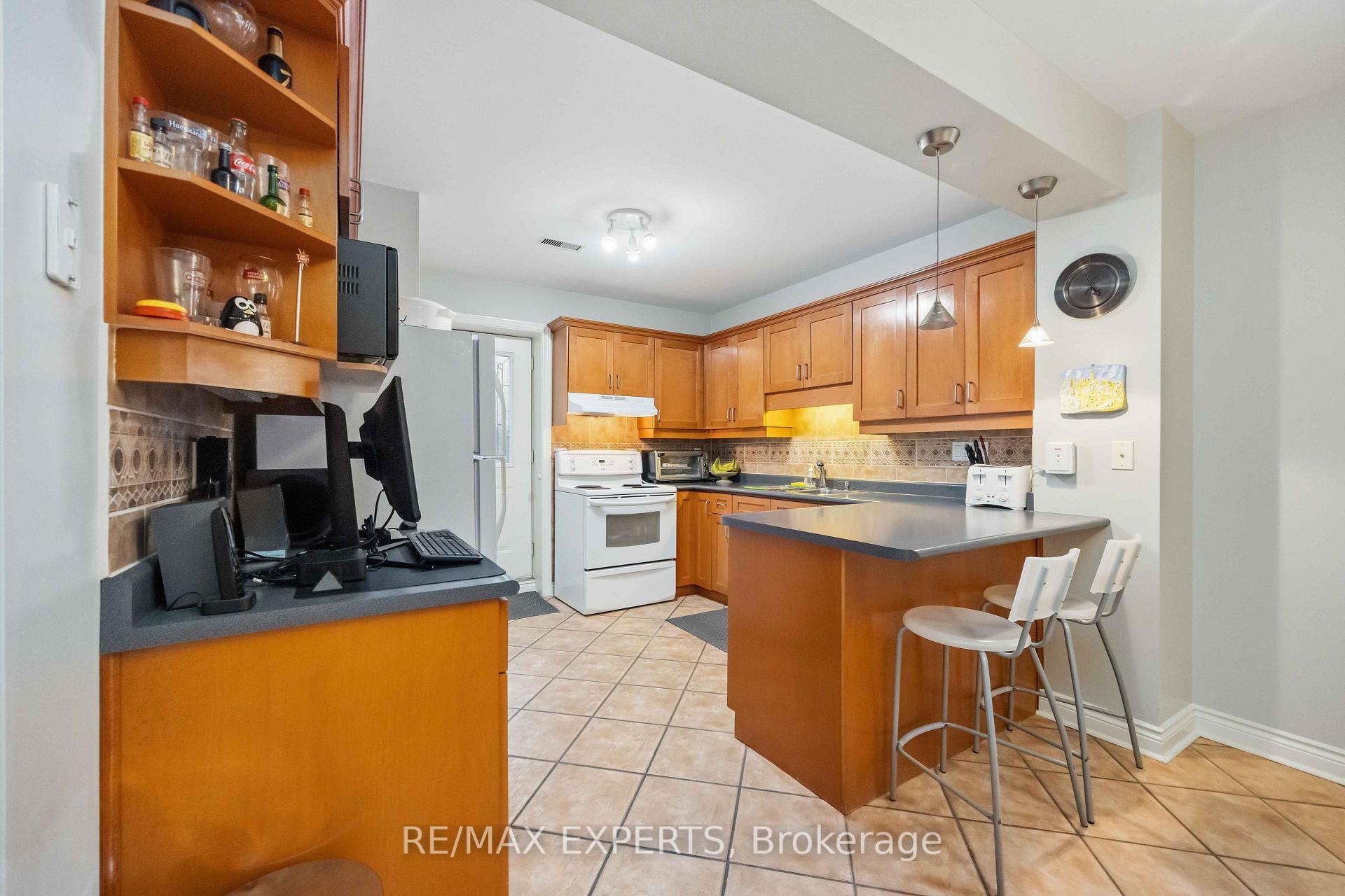 Photo 35 of 93 Velmar Drive, Vaughan, East Woodbridge — HOMEH