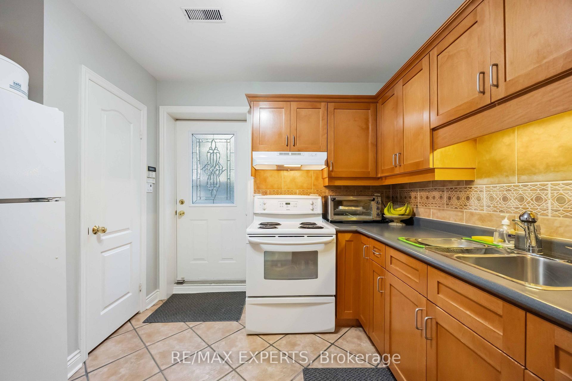 Photo 36 of 93 Velmar Drive, Vaughan, East Woodbridge — HOMEH