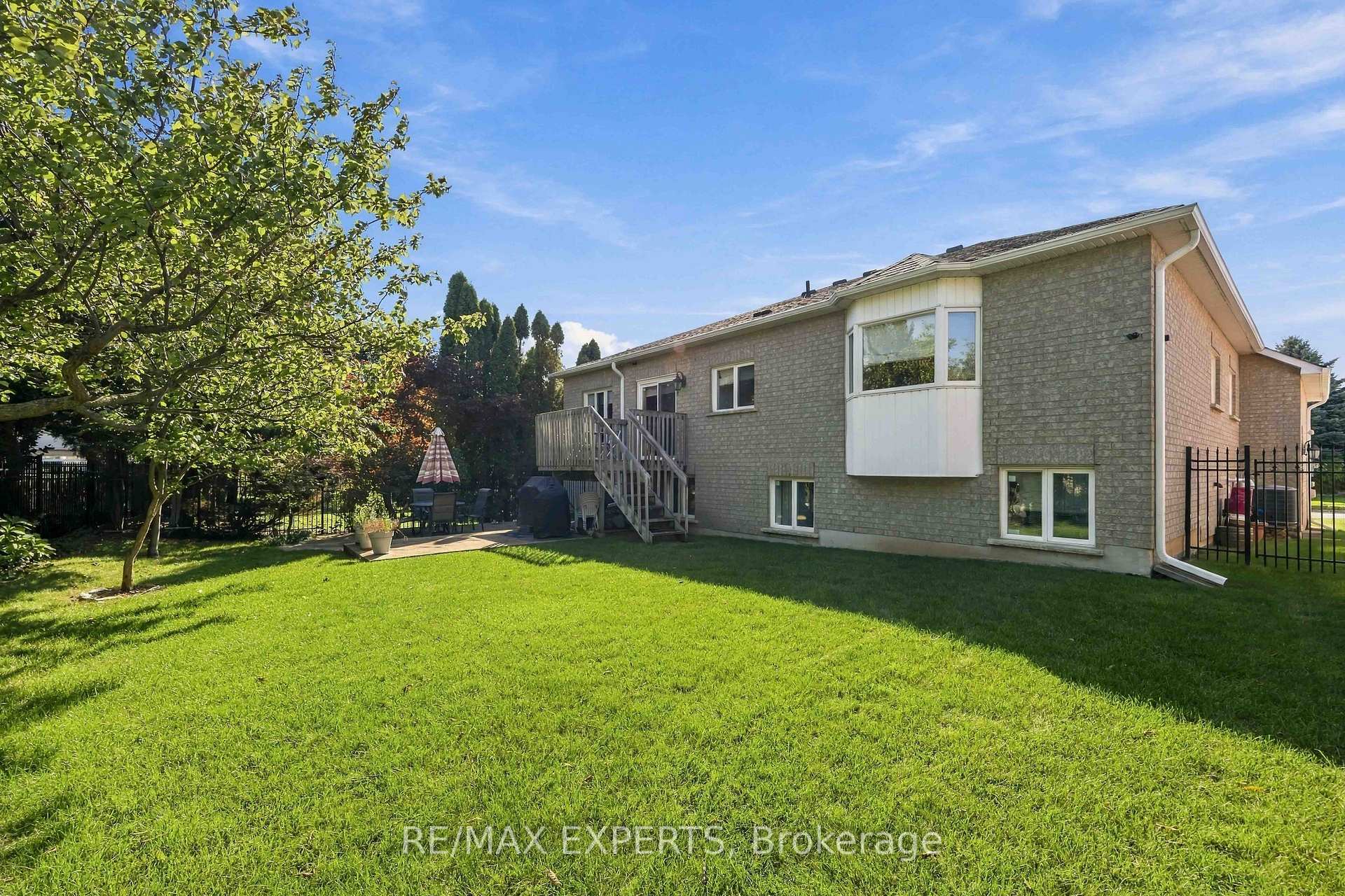 Photo 47 of 93 Velmar Drive, Vaughan, East Woodbridge — HOMEH
