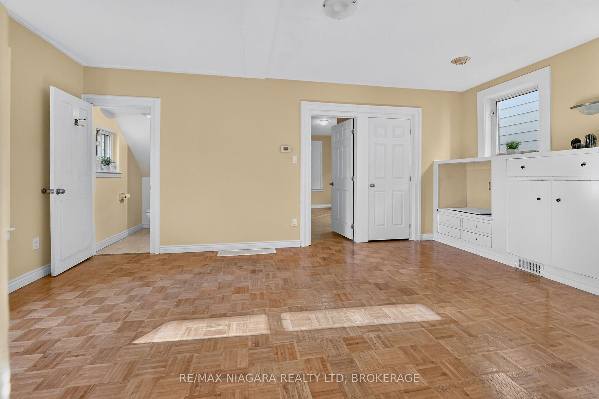 Photo 8 of 15 Adelaide Street, Grimsby, Grimsby West — HOMEH