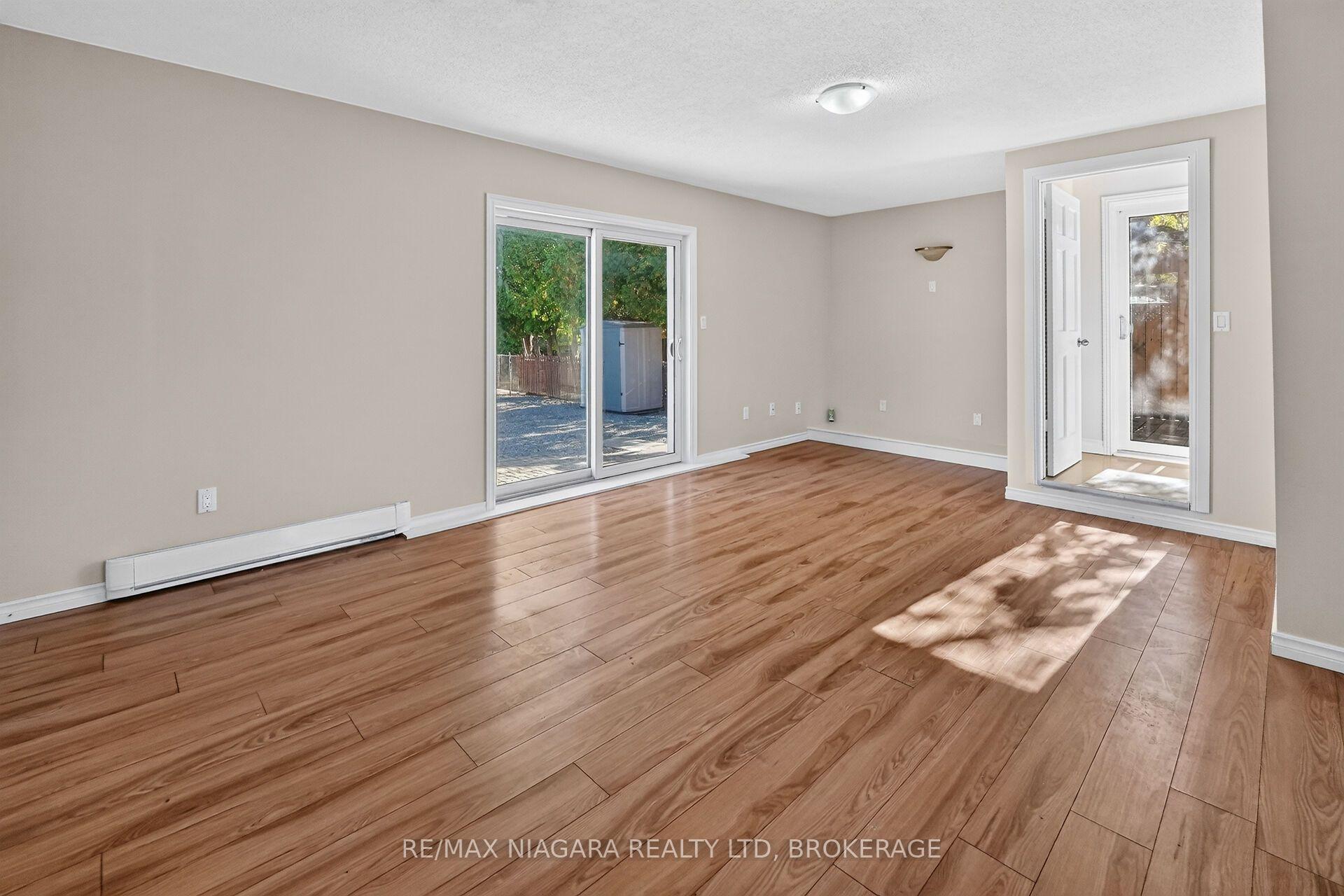 Photo 17 of 15 Adelaide Street, Grimsby, Grimsby West — HOMEH