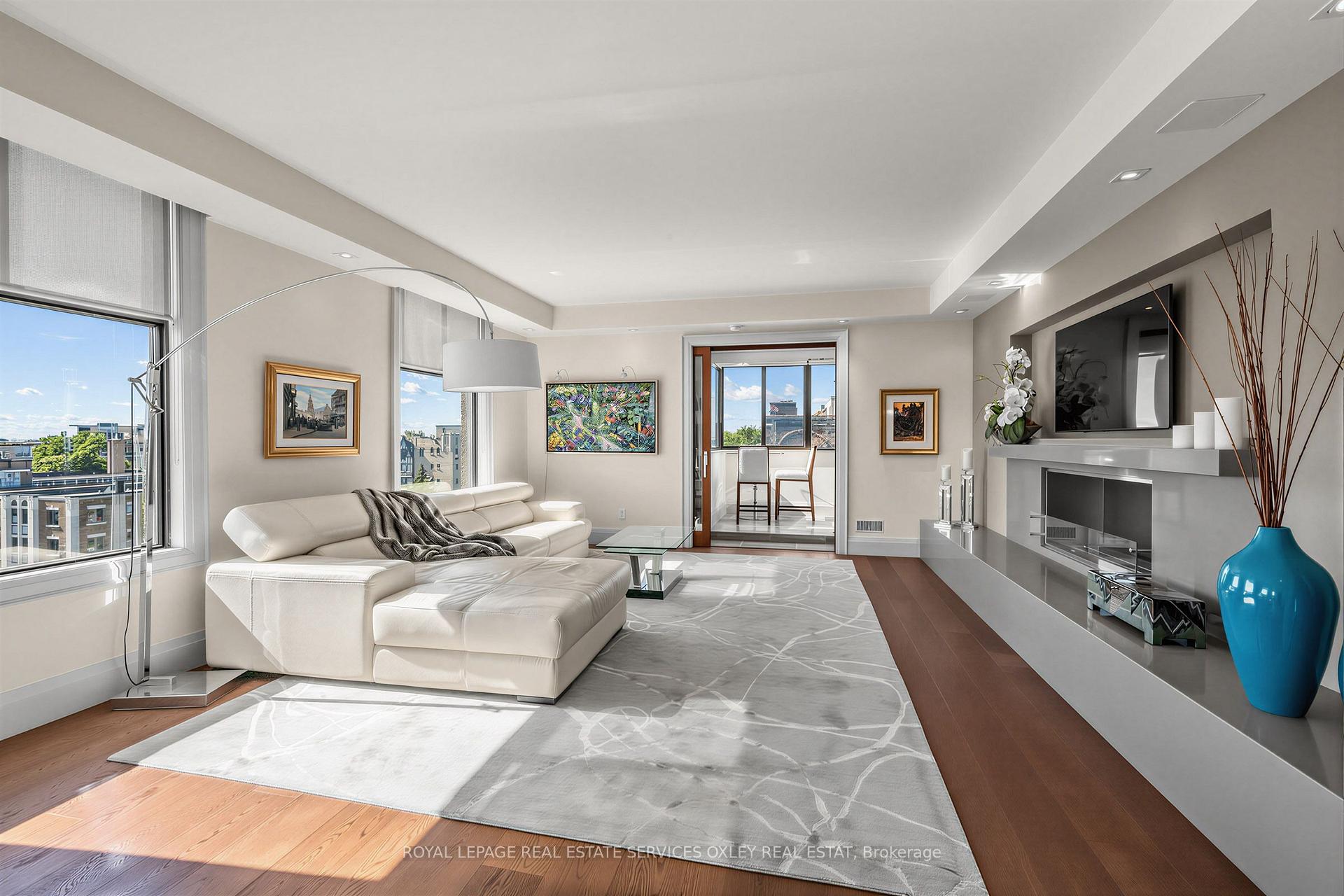 Photo 9 of Unit 8, 423 Avenue Road, Toronto, Yonge-St. Clair — HOMEH