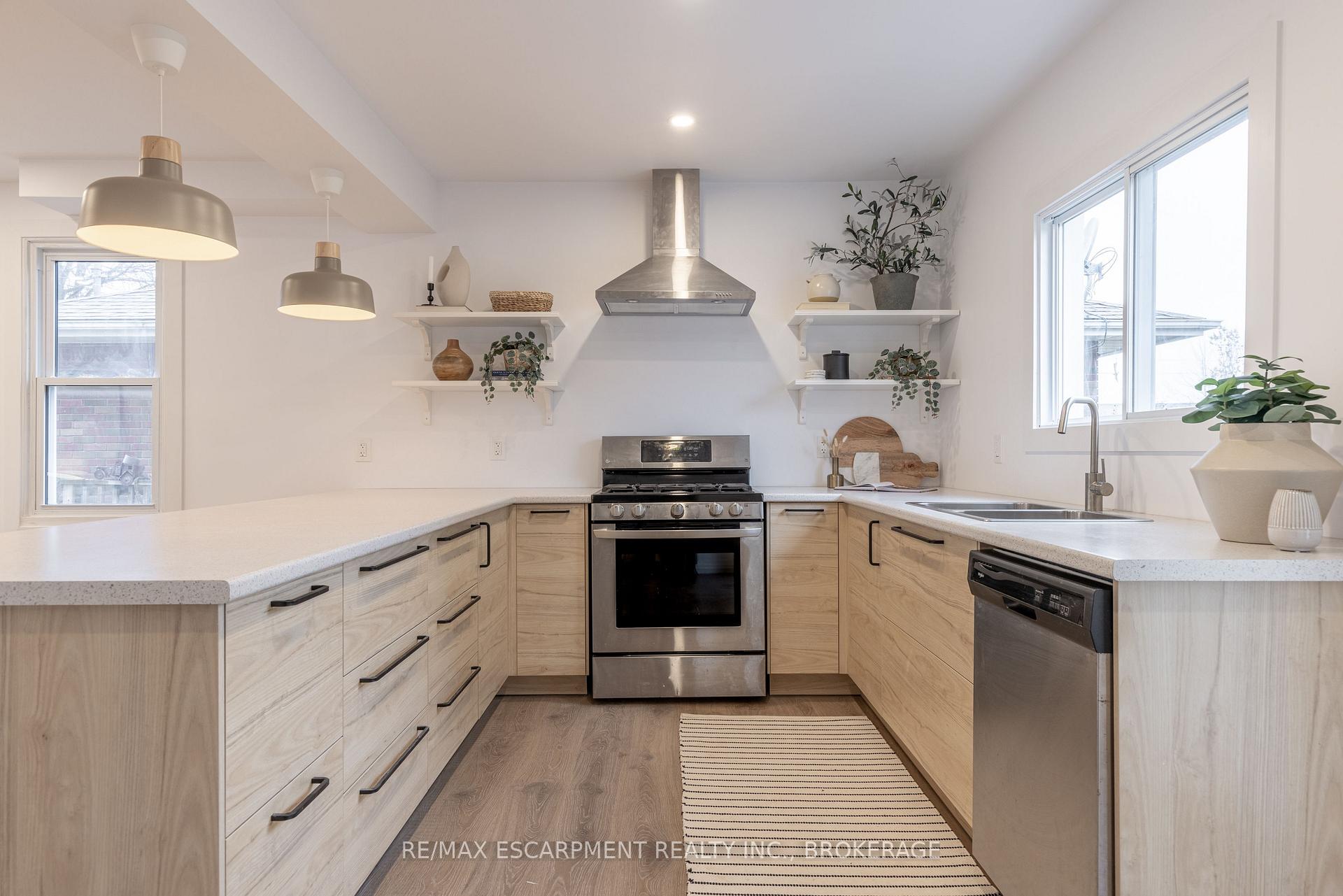 Photo 6 of Unit Main, 50 Fifth Street, Welland, Lincoln/Crowland — HOMEH