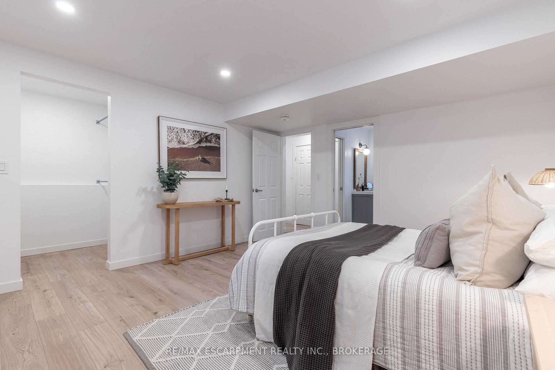Photo 12 of Unit Main, 50 Fifth Street, Welland, Lincoln/Crowland — HOMEH