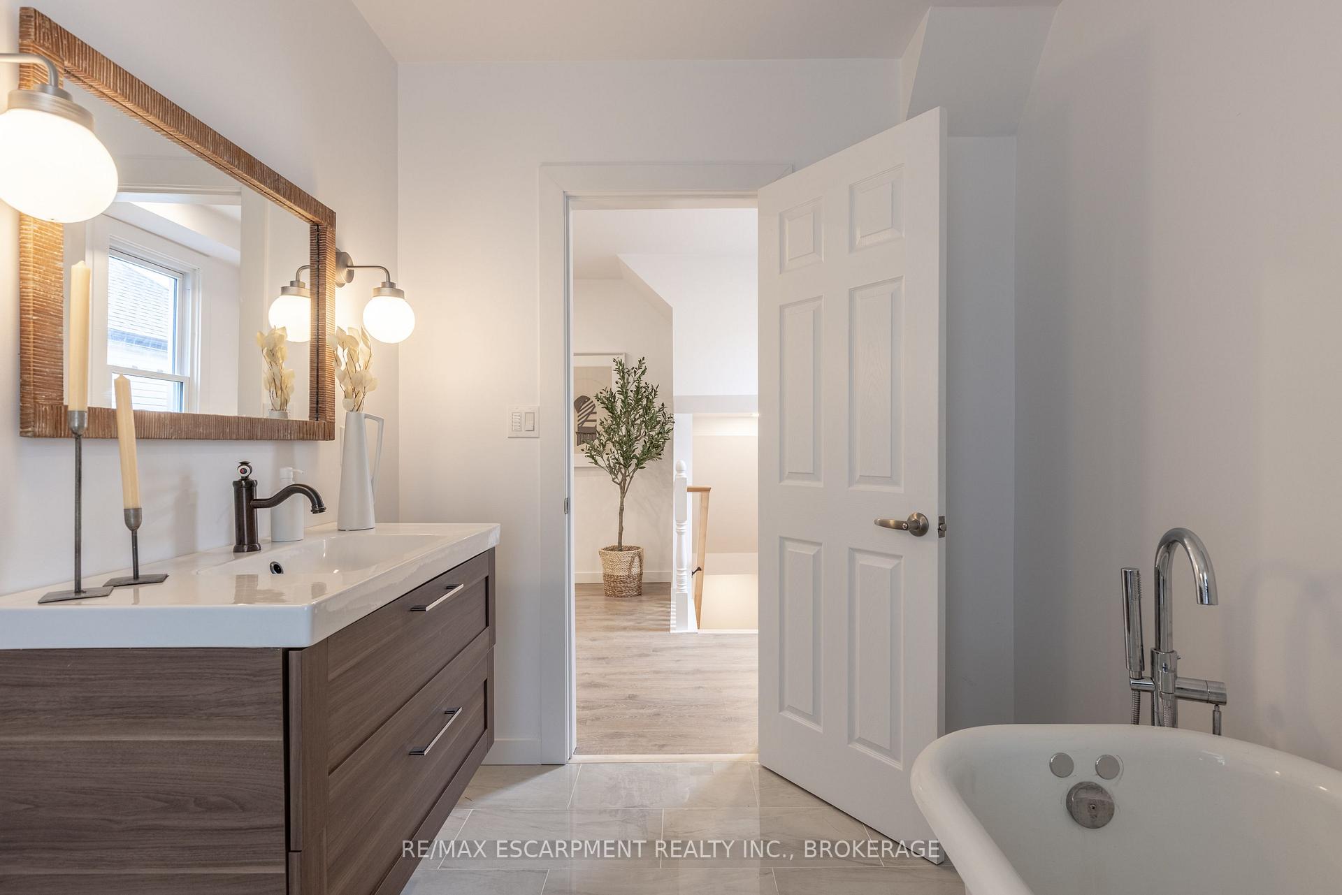 Photo 13 of Unit Main, 50 Fifth Street, Welland, Lincoln/Crowland — HOMEH