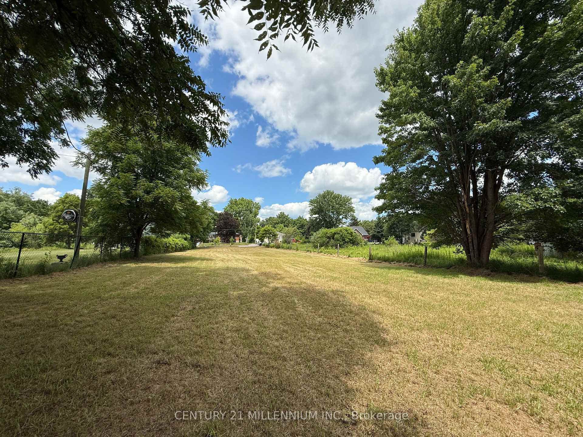 Photo 5 of Broda Drive, Vaughan, Sonoma Heights — HOMEH
