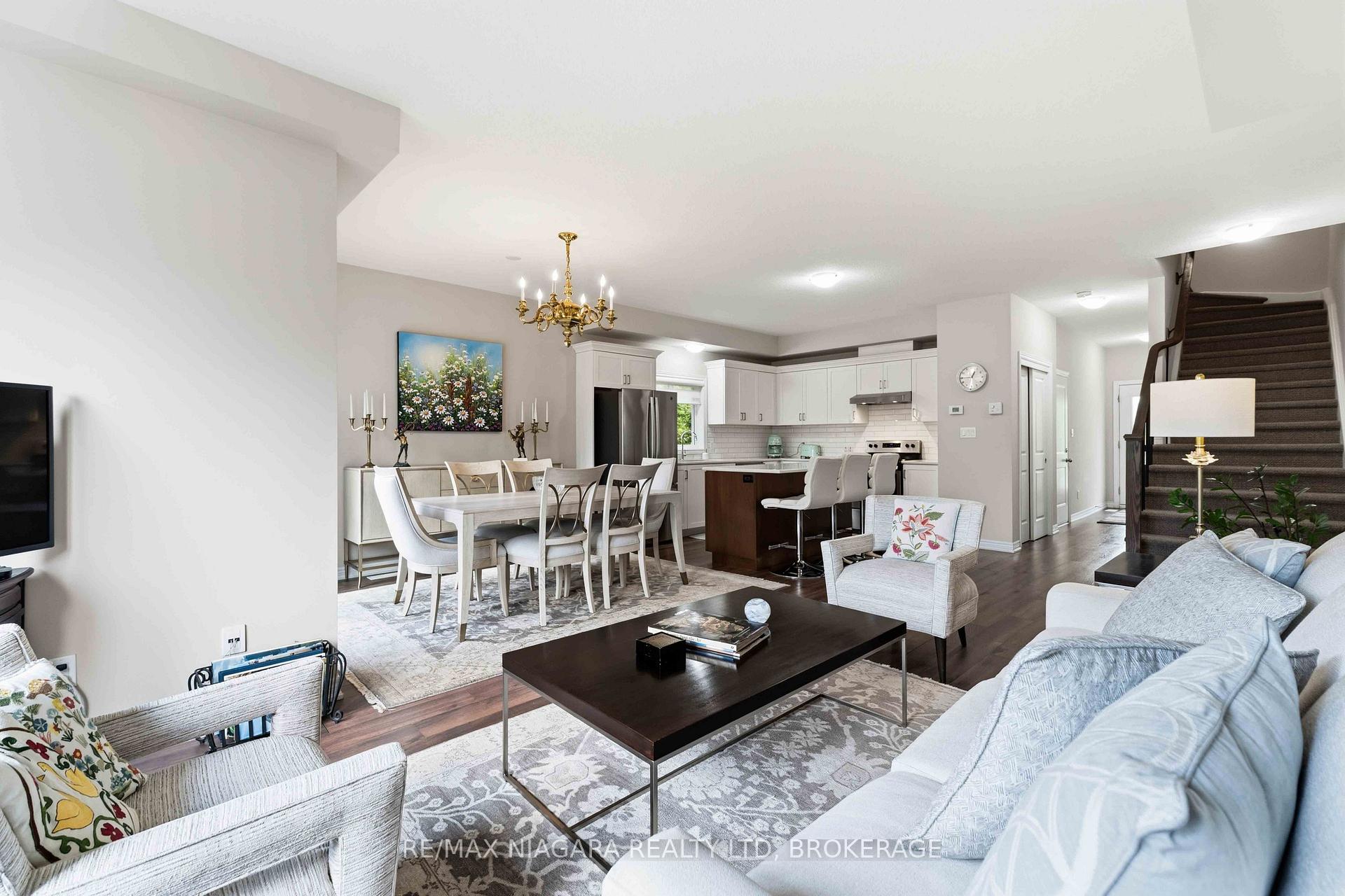 Photo 6 of 23B Bloomfield Avenue, St. Catharines, Secord Woods — HOMEH
